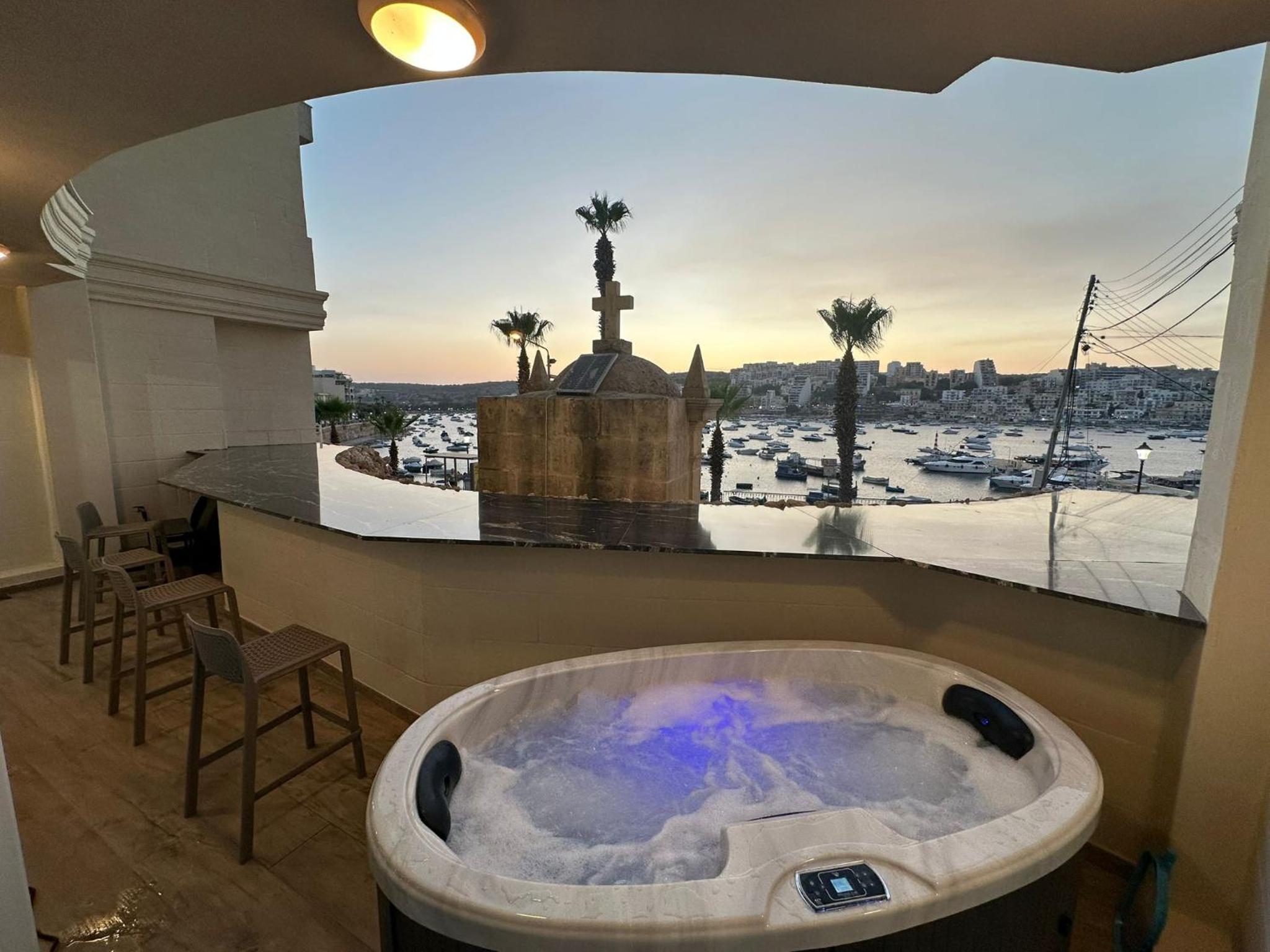 Deluxe Suite with Sea View