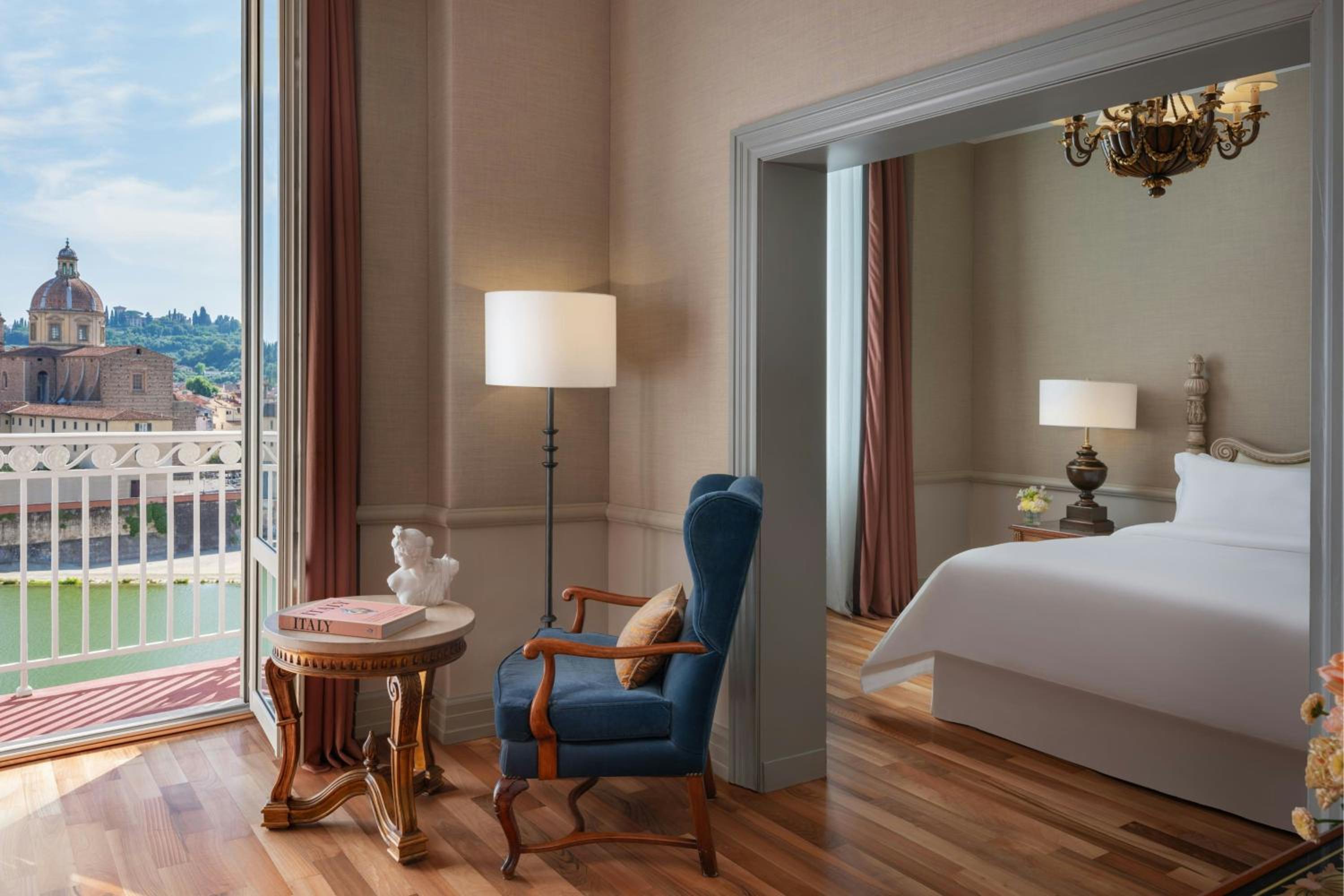 Junior King Suite with River View - Photo 1