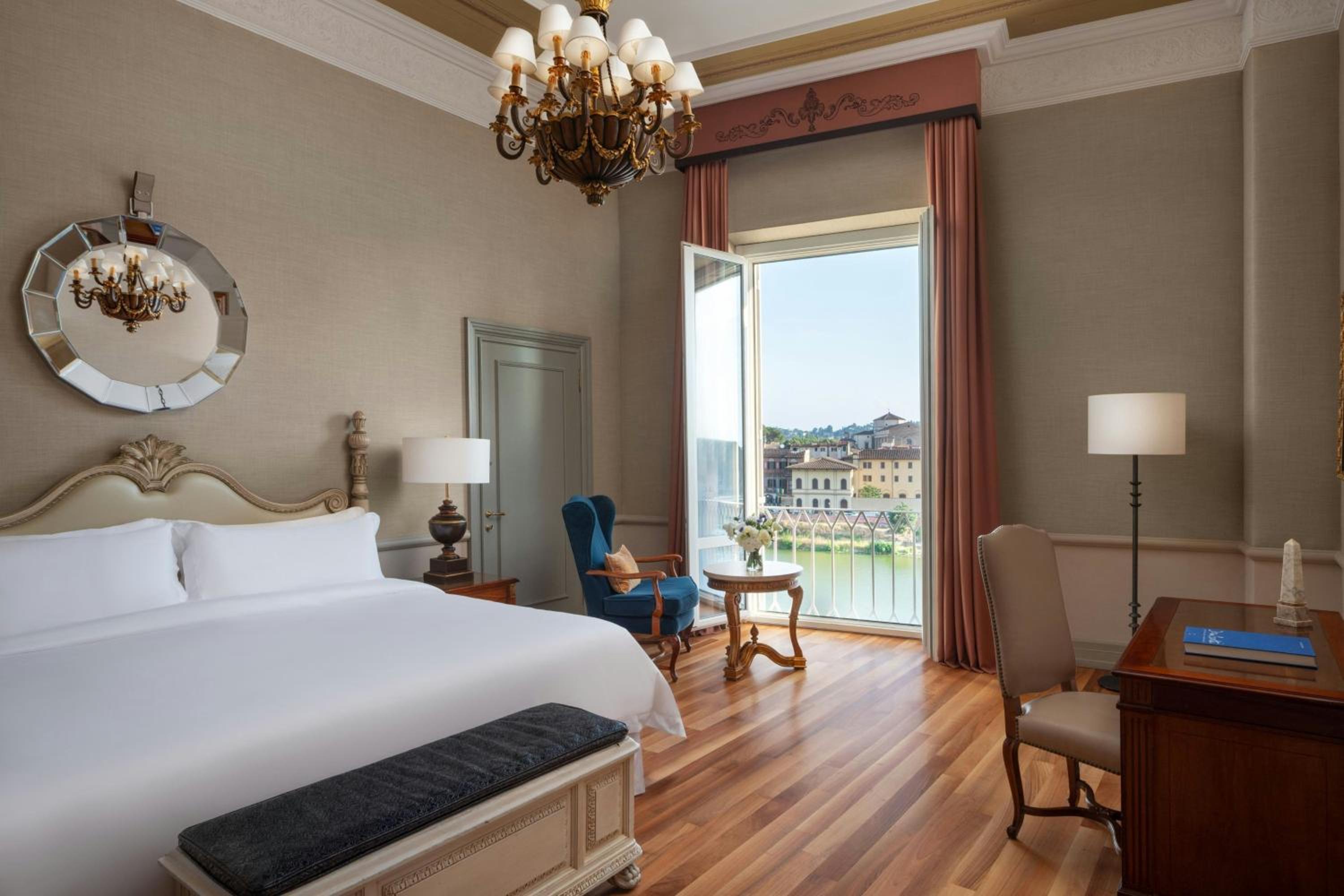 Premium Larger King Room with River View - Photo 1