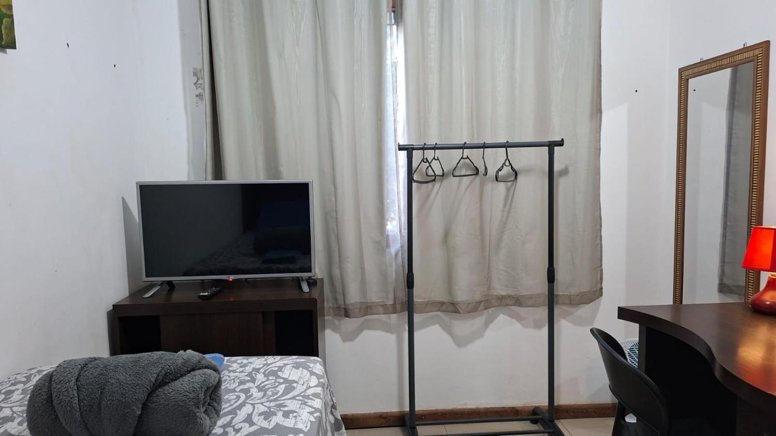 Single Room with Shared Bathroom photo 3