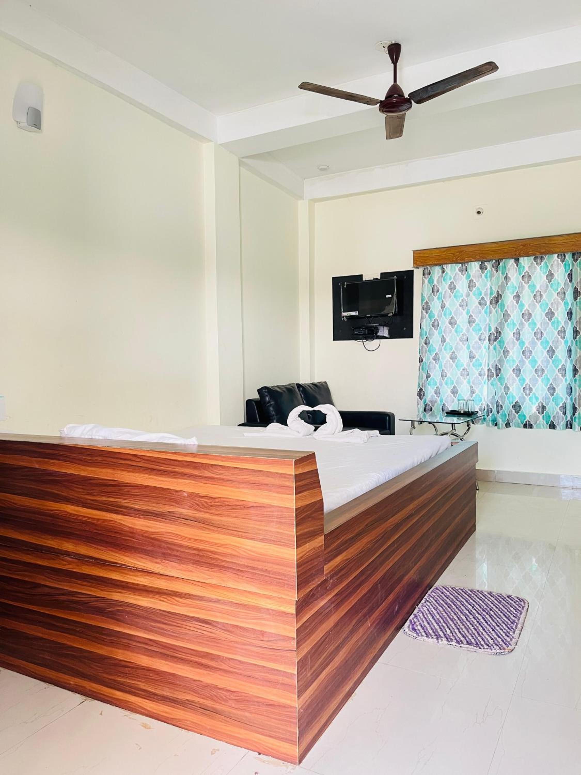 Standard Double Room with Fan photo 1