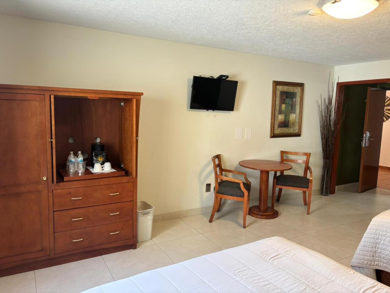 Large Double Room photo 3