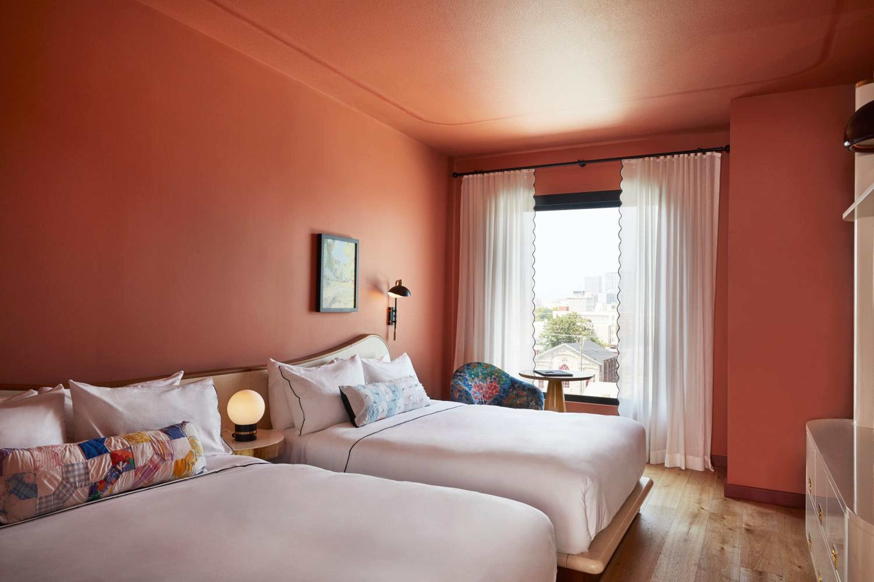 Queen Room with Two Queen Beds - Photo 5