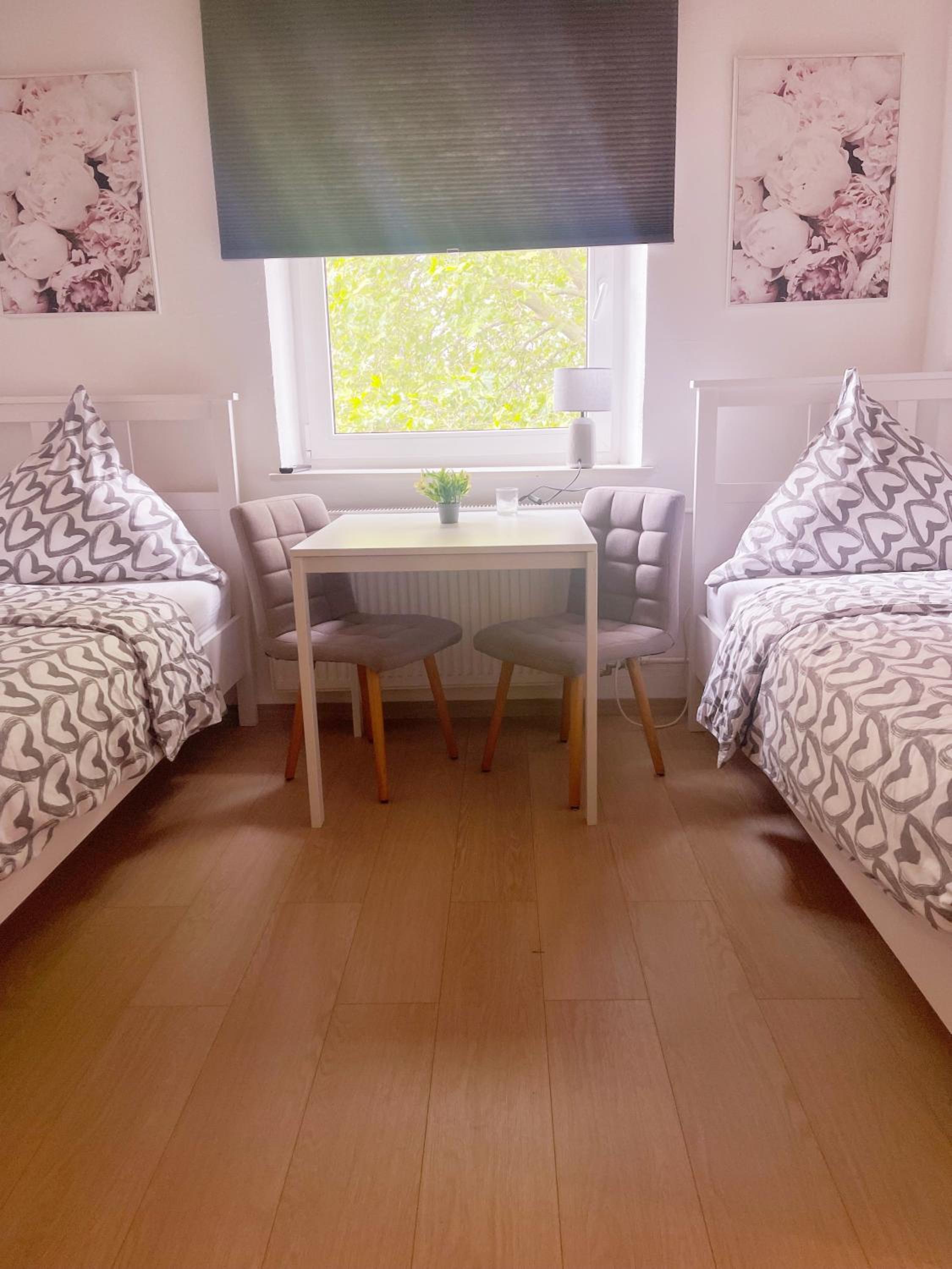 Twin Room - Photo 4