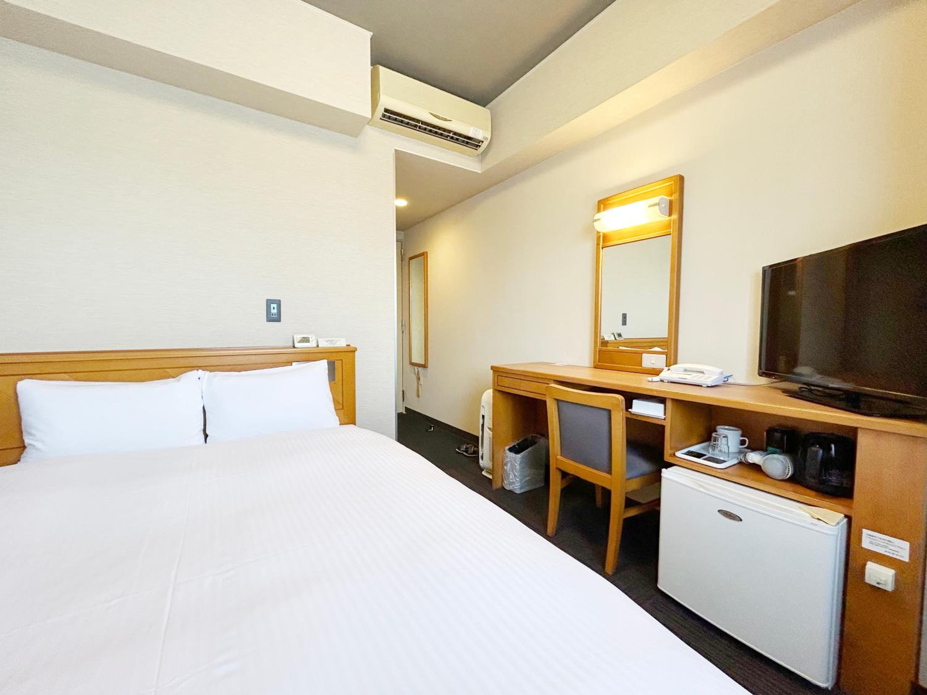 Double Room with Small Double Bed - Non-Smoking - Photo 2