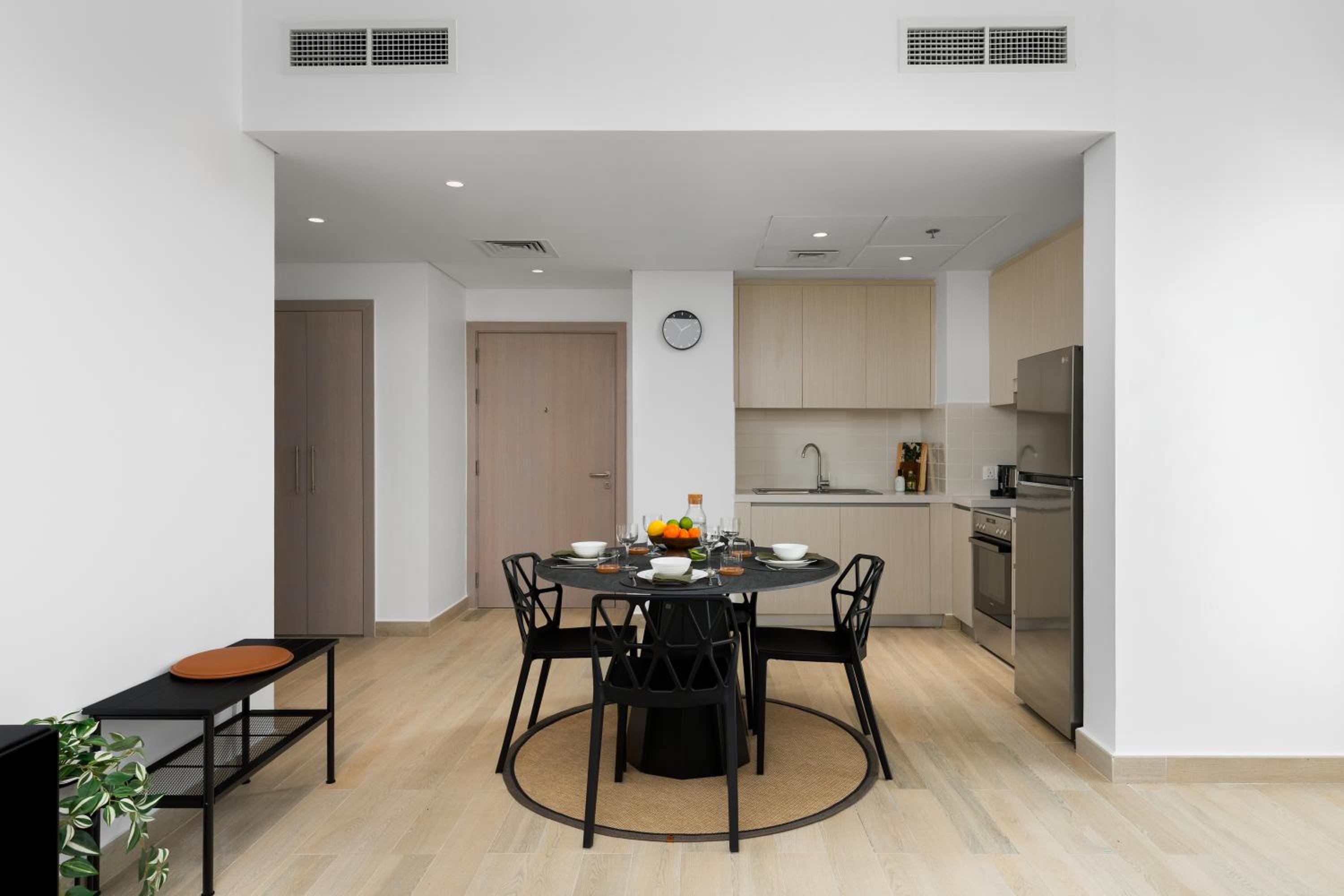 One-Bedroom Apartment with Balcony