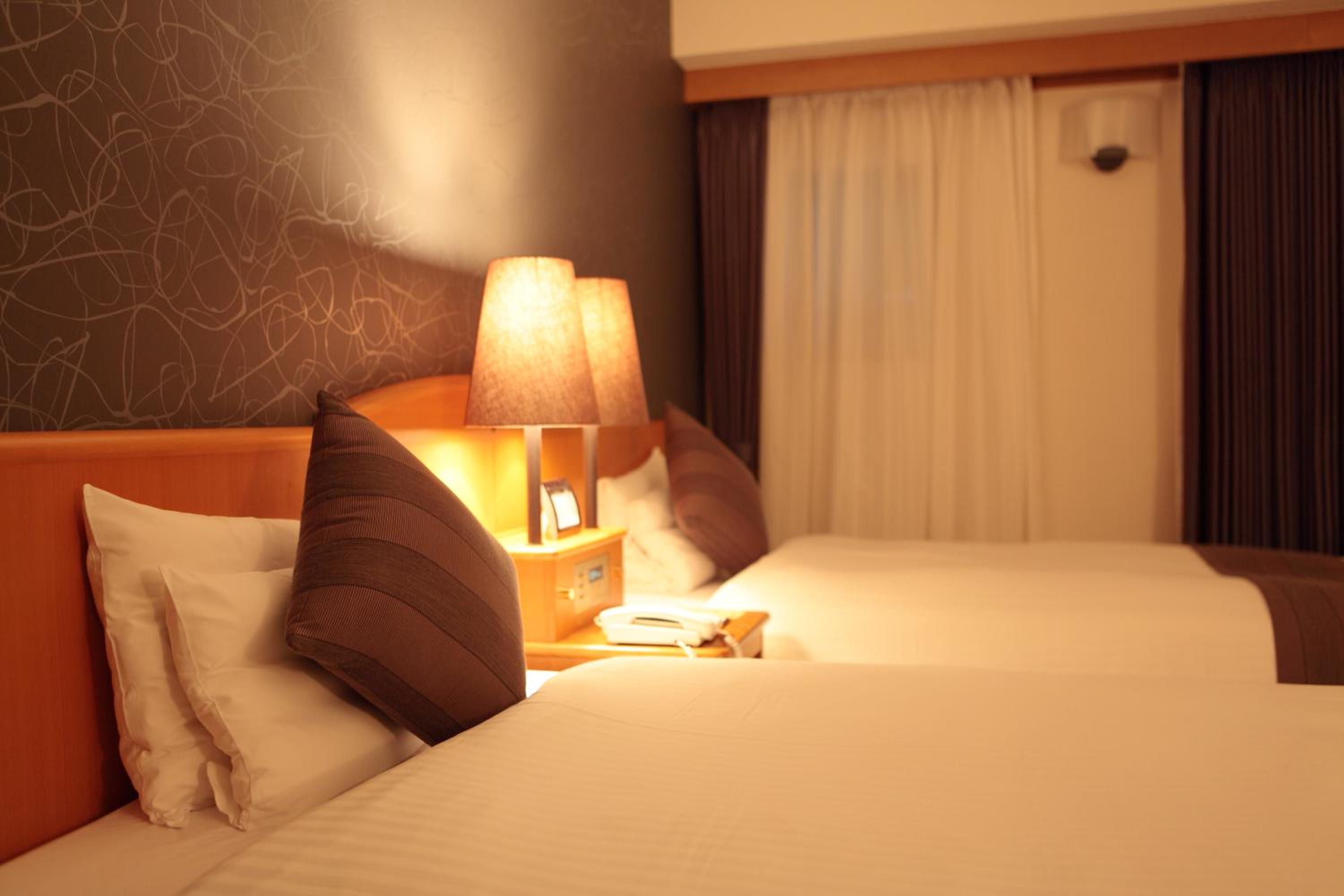 Corner Twin Room with Extra Bed - Non-Smoking - Photo 9