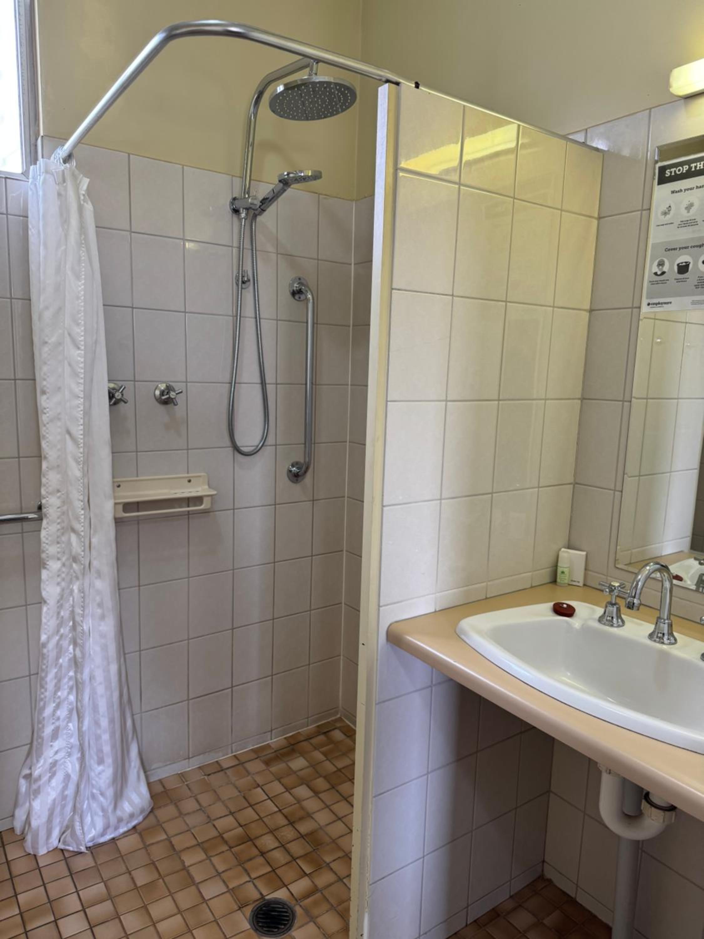 Double Room - Disability Access photo 2