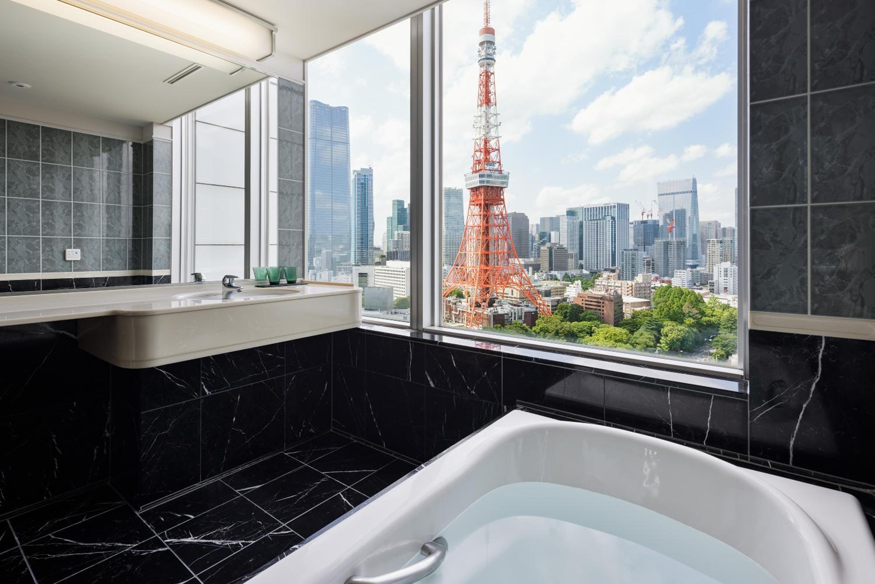 (Room No.17) Panoramic Corner King Room with Tokyo Tower View Bath Room – Non-Smoking 19-28 Floor photo (Room No.17) Panoramic Corner King Room with Tokyo Tower View Bath Room – Non-Smoking 19-28 Floor photo
