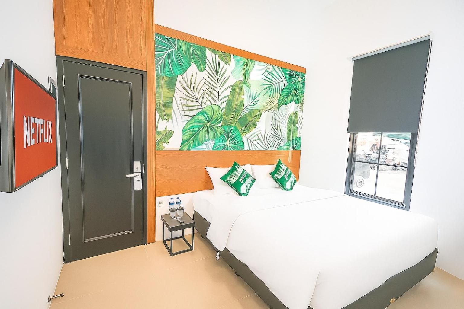 Deluxe King Room - Photo 2