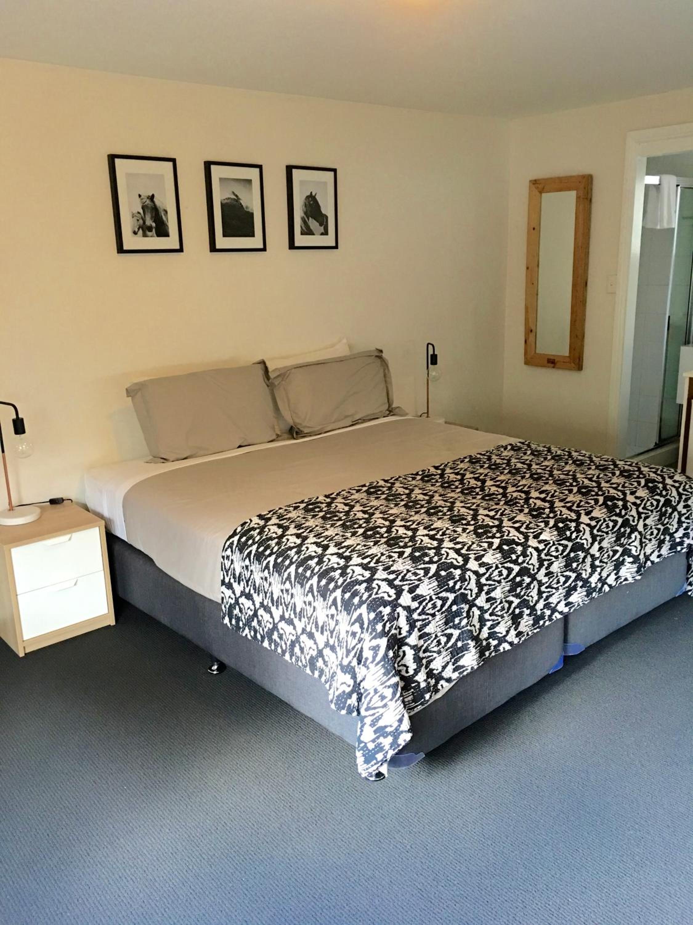 Standard Room photo 3