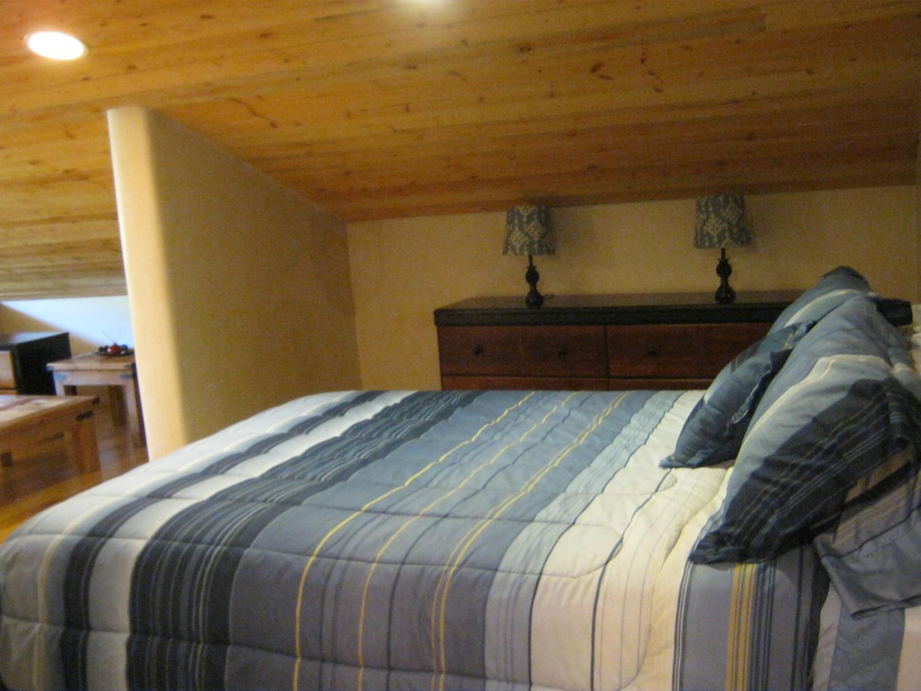Luxury Pueblo Suite - Three-Bed/1 Bath House photo 2