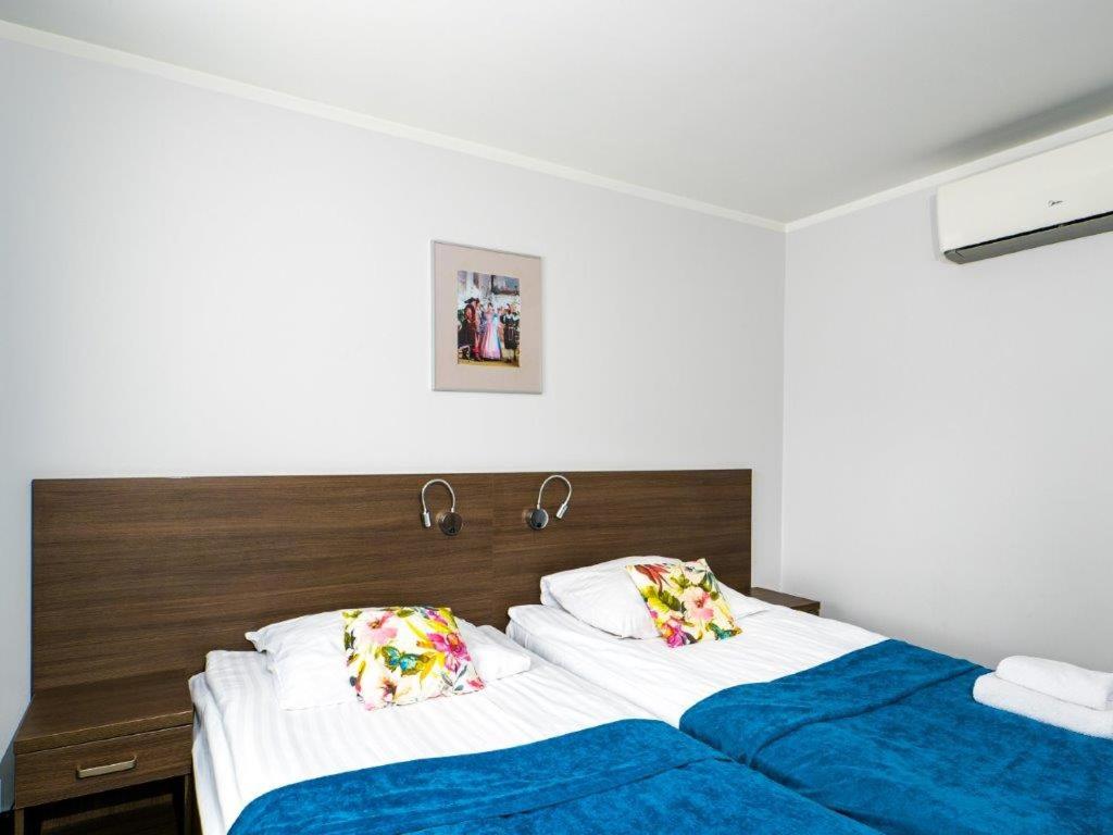 Deluxe Double Room with Balcony - Photo 2