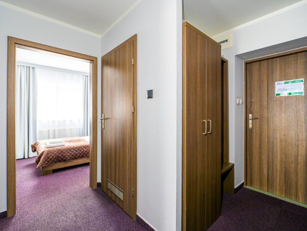 Deluxe Double Room with Balcony - Photo 3