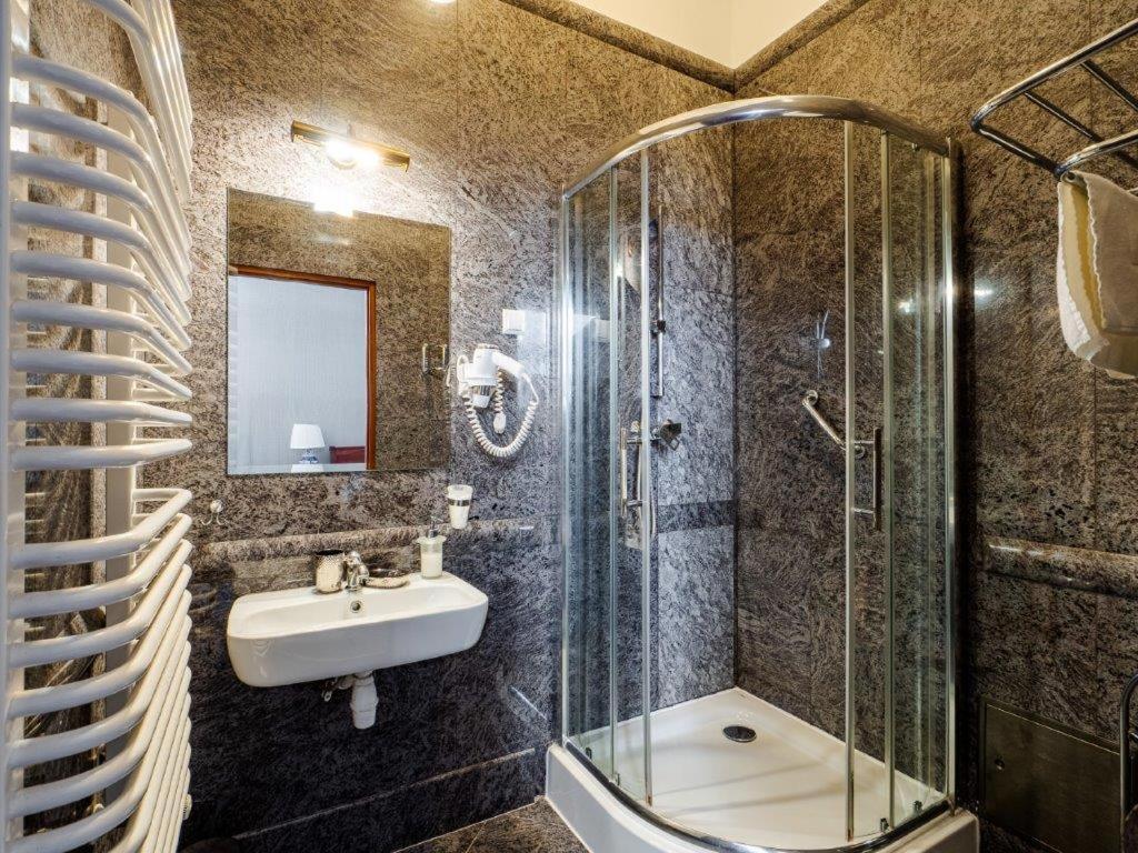 Double Room - Photo 2