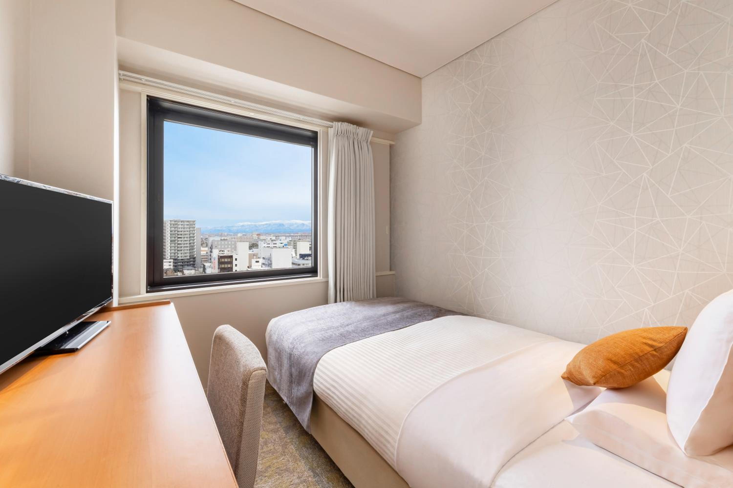 Superior Single Room -Smoking