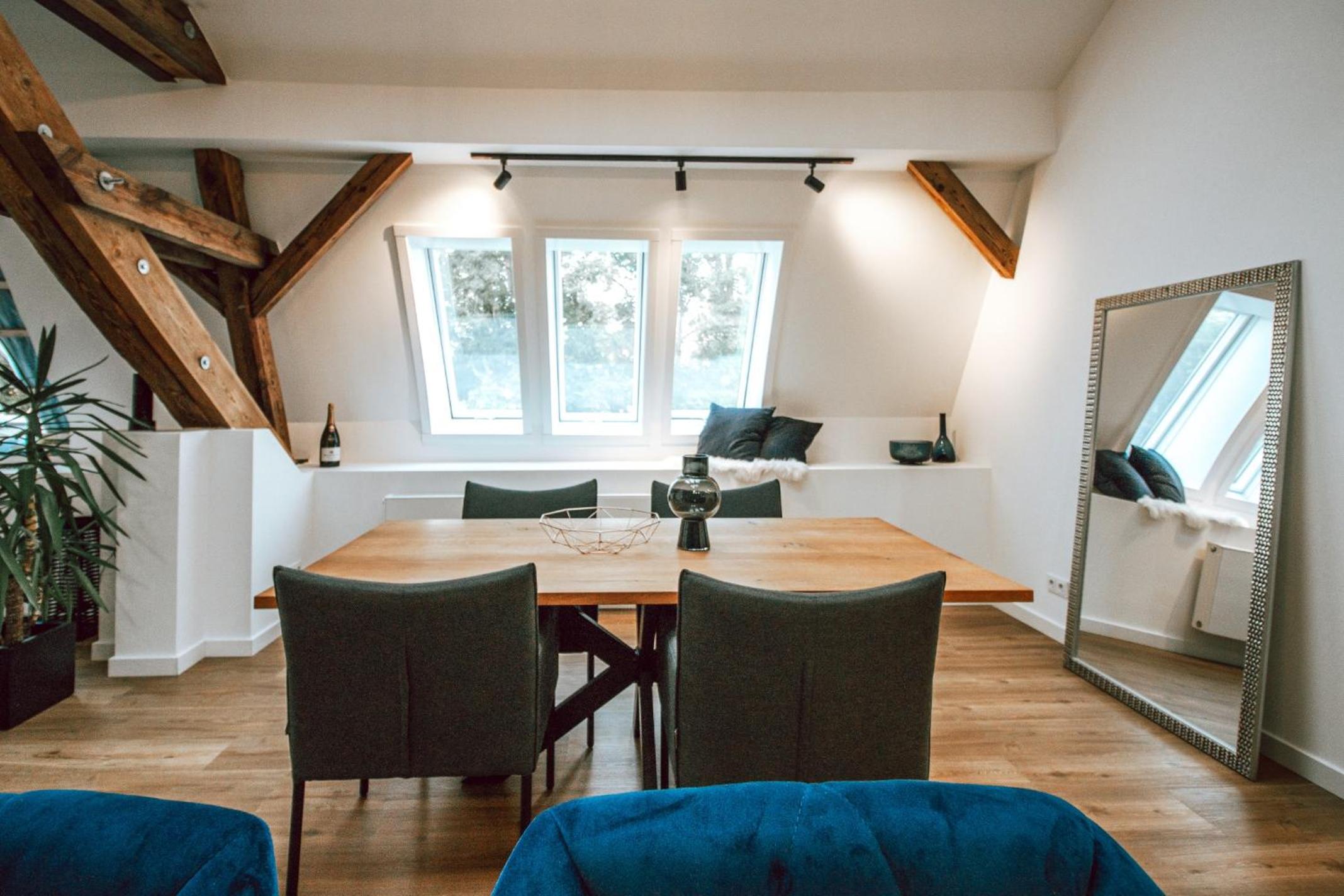Two-Bedroom Apartment with Balcony photo 3