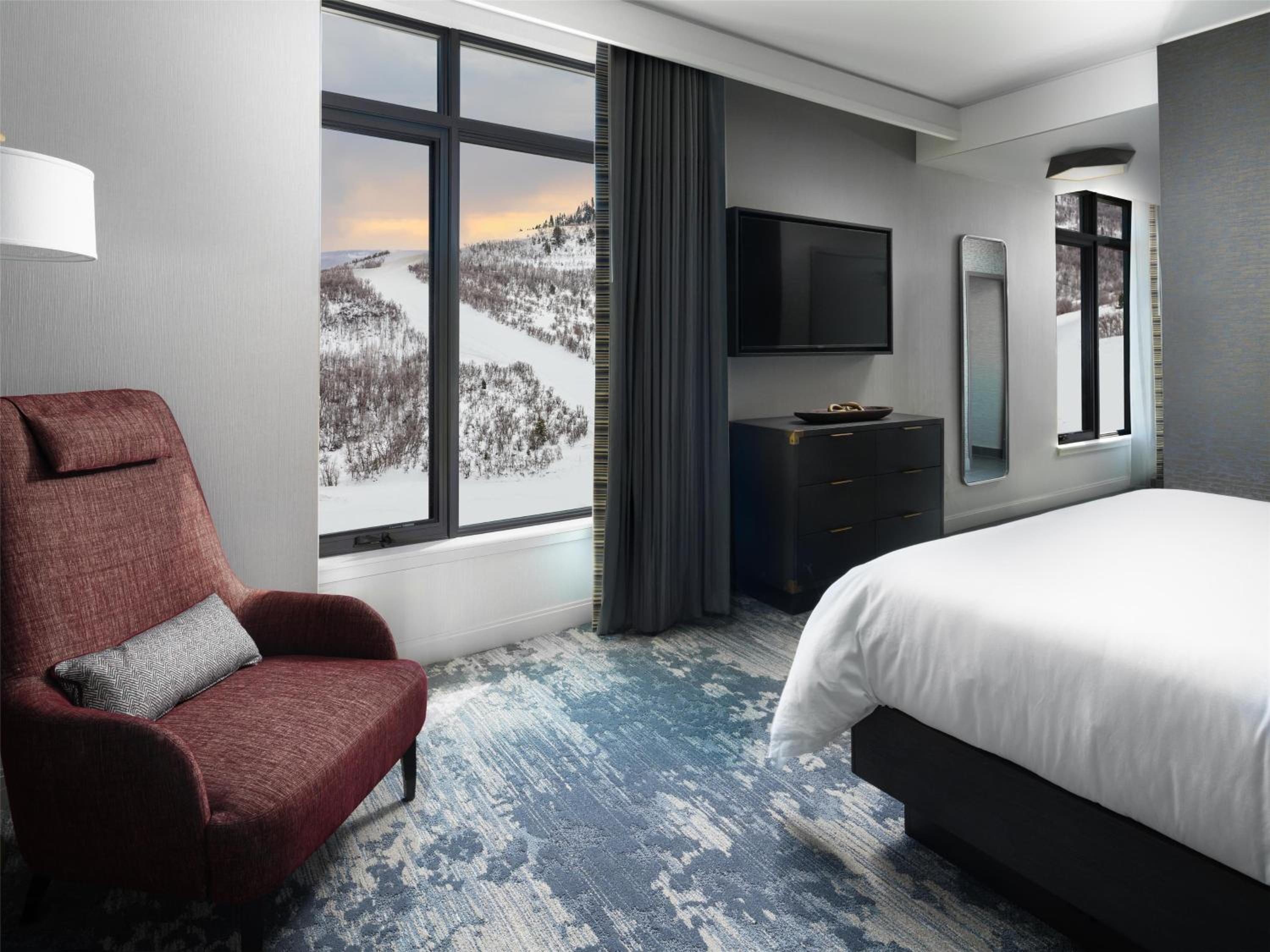 Corner King Room with One King Bed and One Twin Sofa Bed photo 1