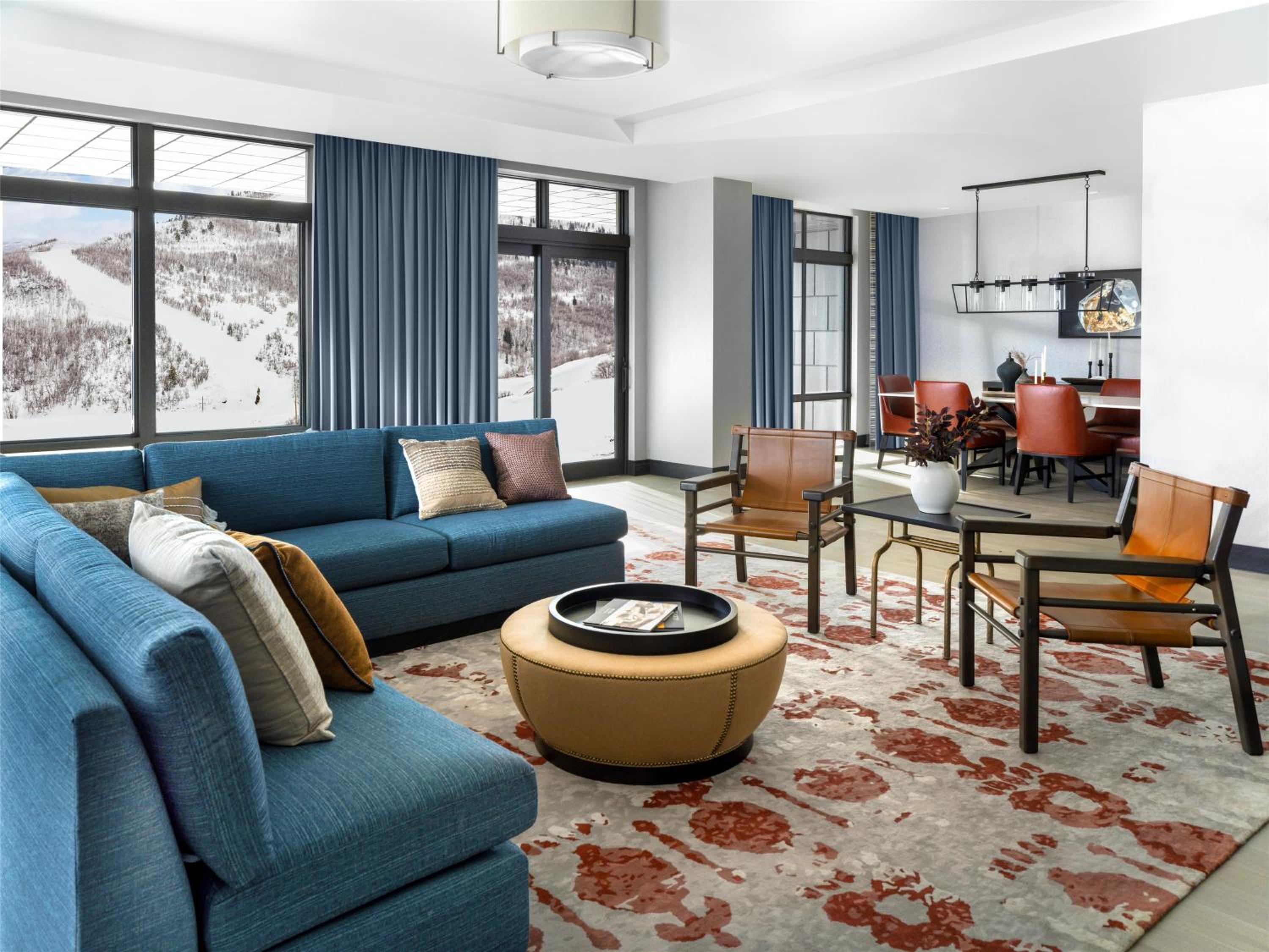 Grand Suite with Balcony - Photo 4