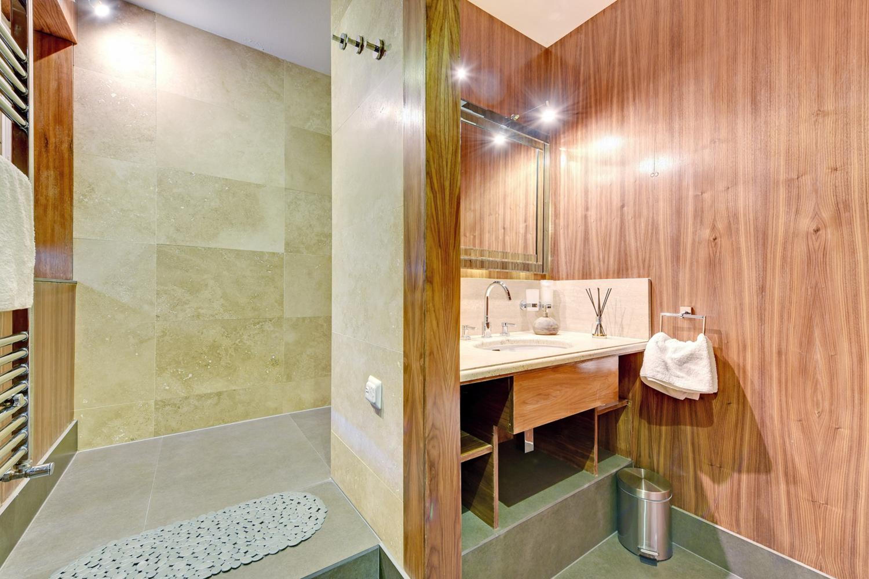 Two-Bedroom Apartment - Photo 5