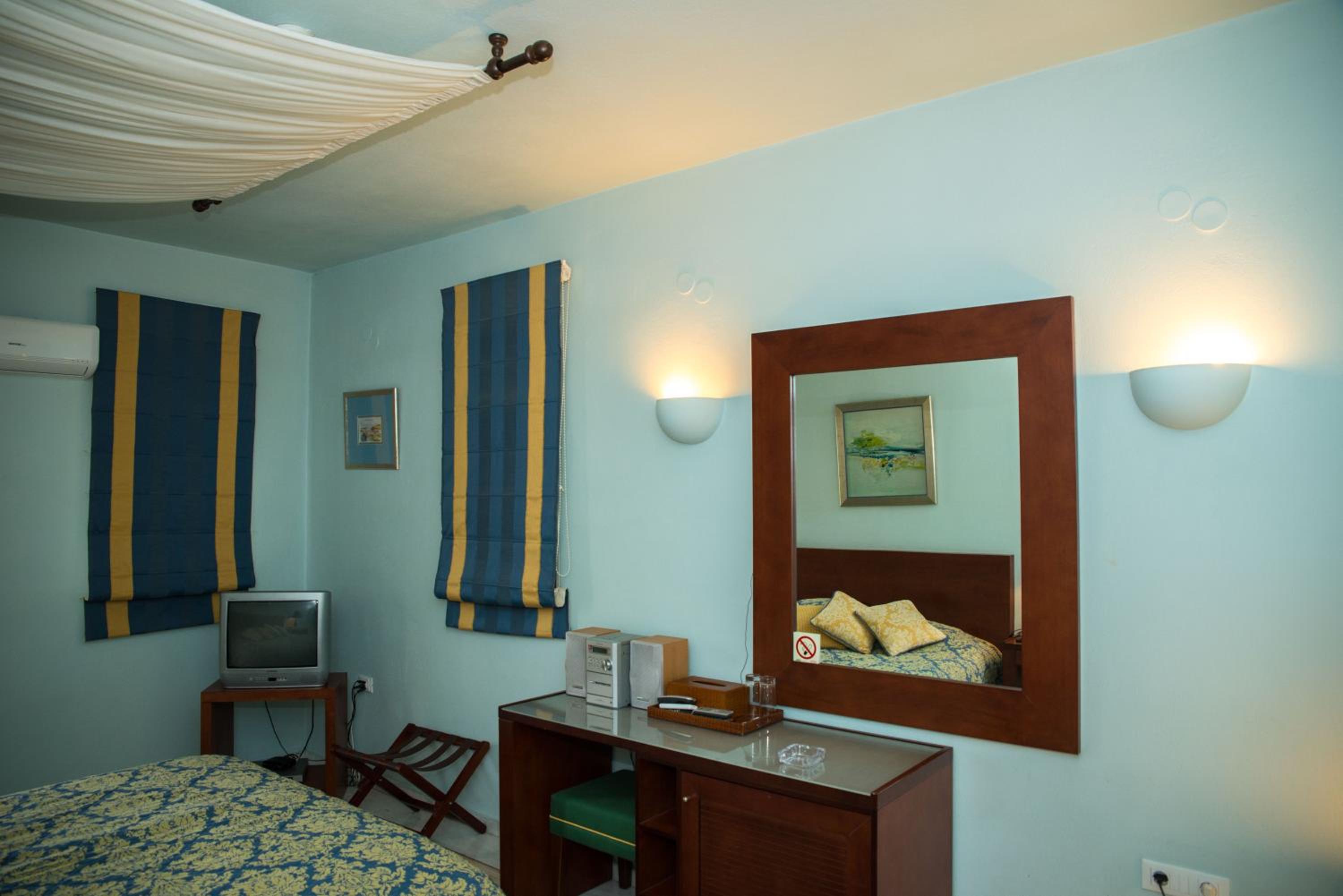 Double Room with Pool View photo 1