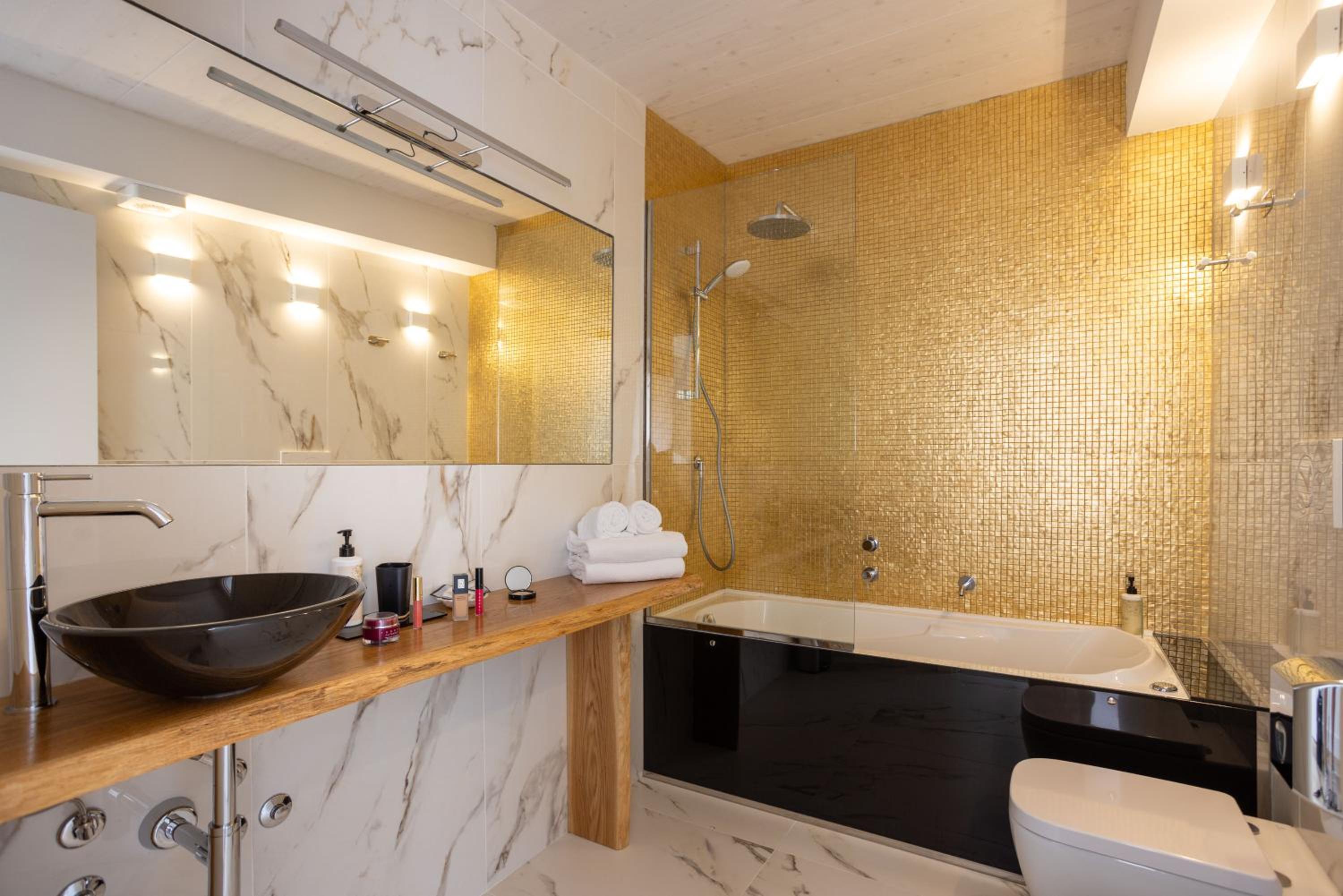 Suite with Jacuzzi and Sea View