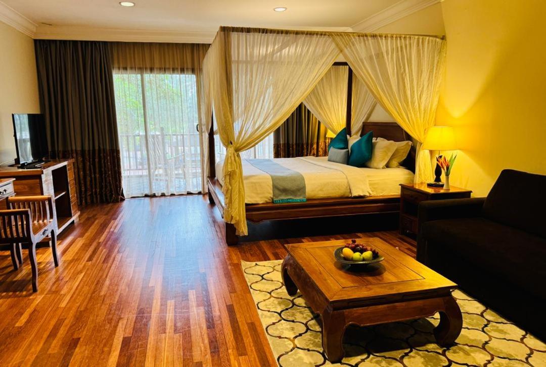 Executive King Room Lake View - Photo 1