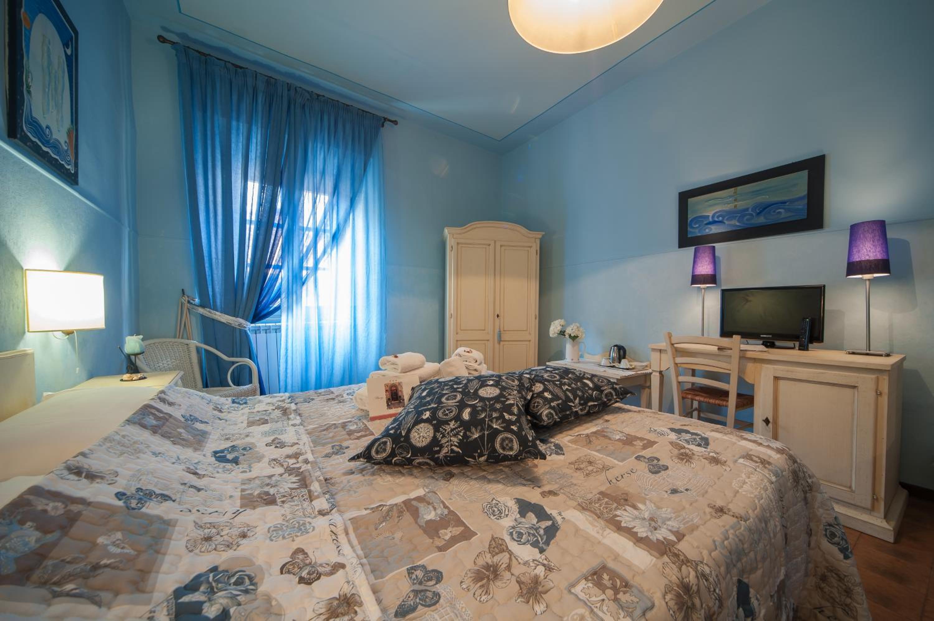 Standard Double Or Twin Room - Photo 16