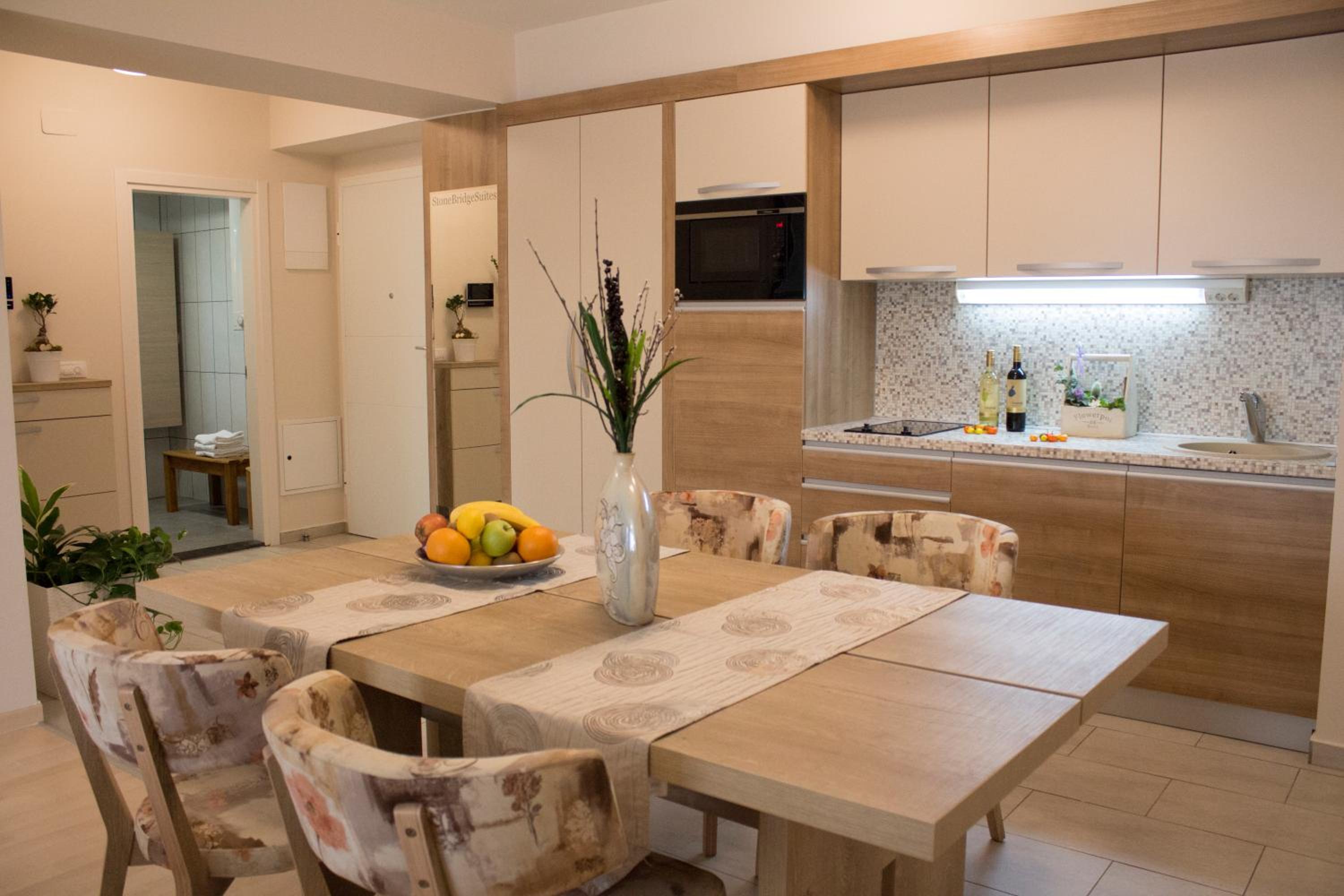 Apartment with Terrace - Photo 3