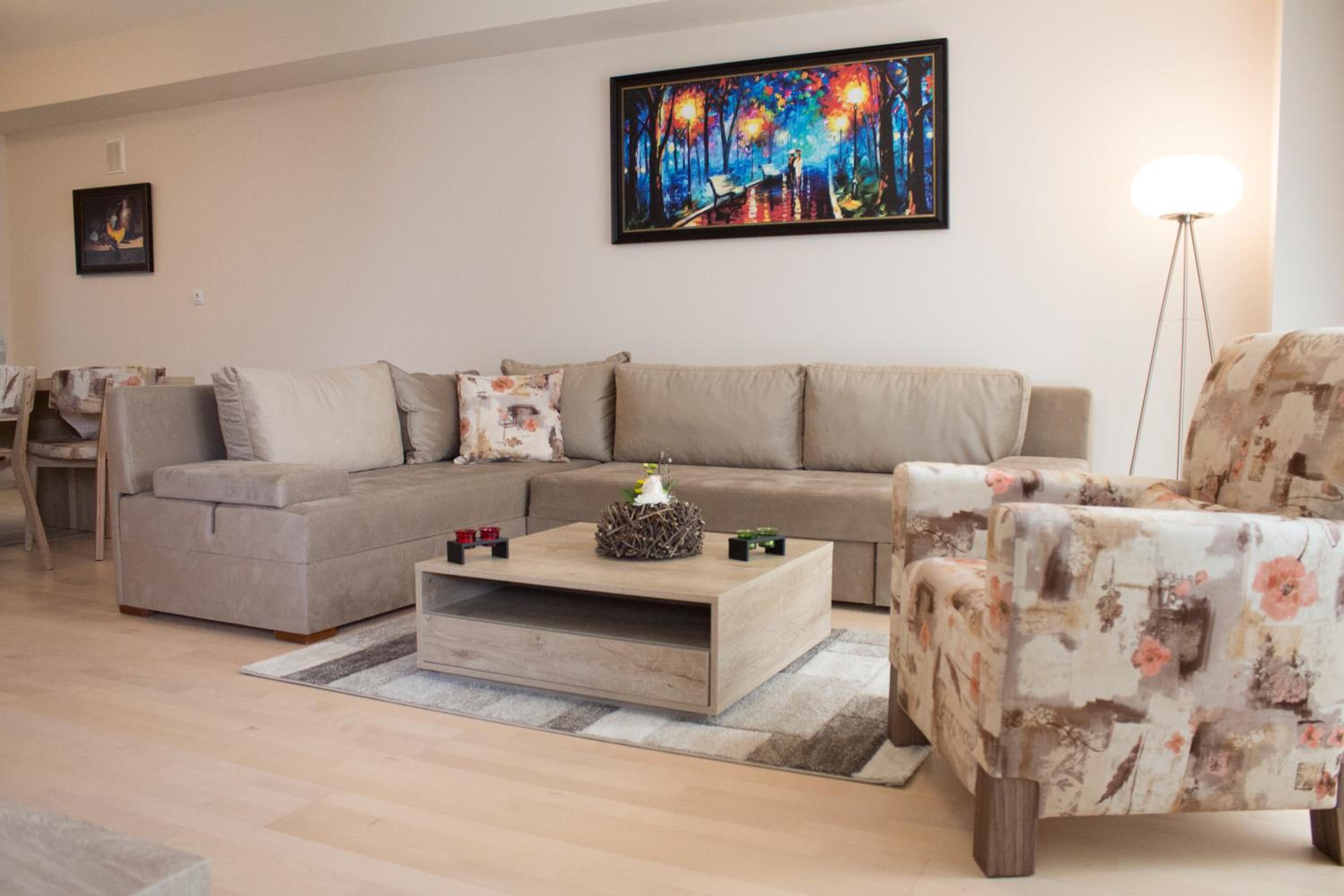 Apartment with Terrace - Photo 10