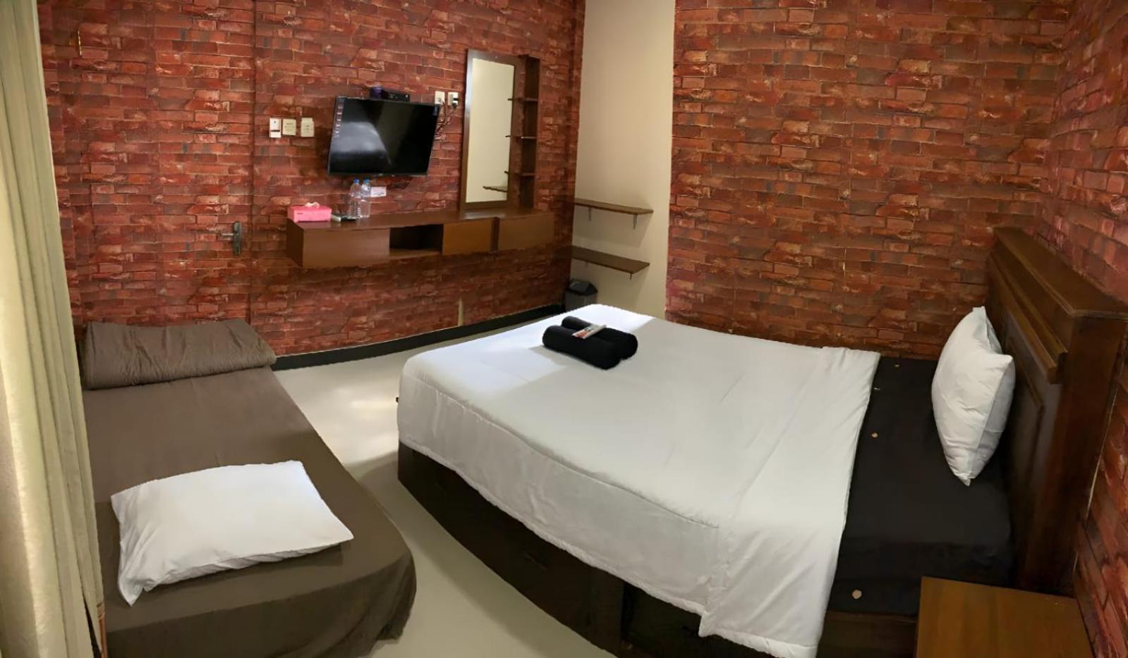 Standard Twin Room photo 2