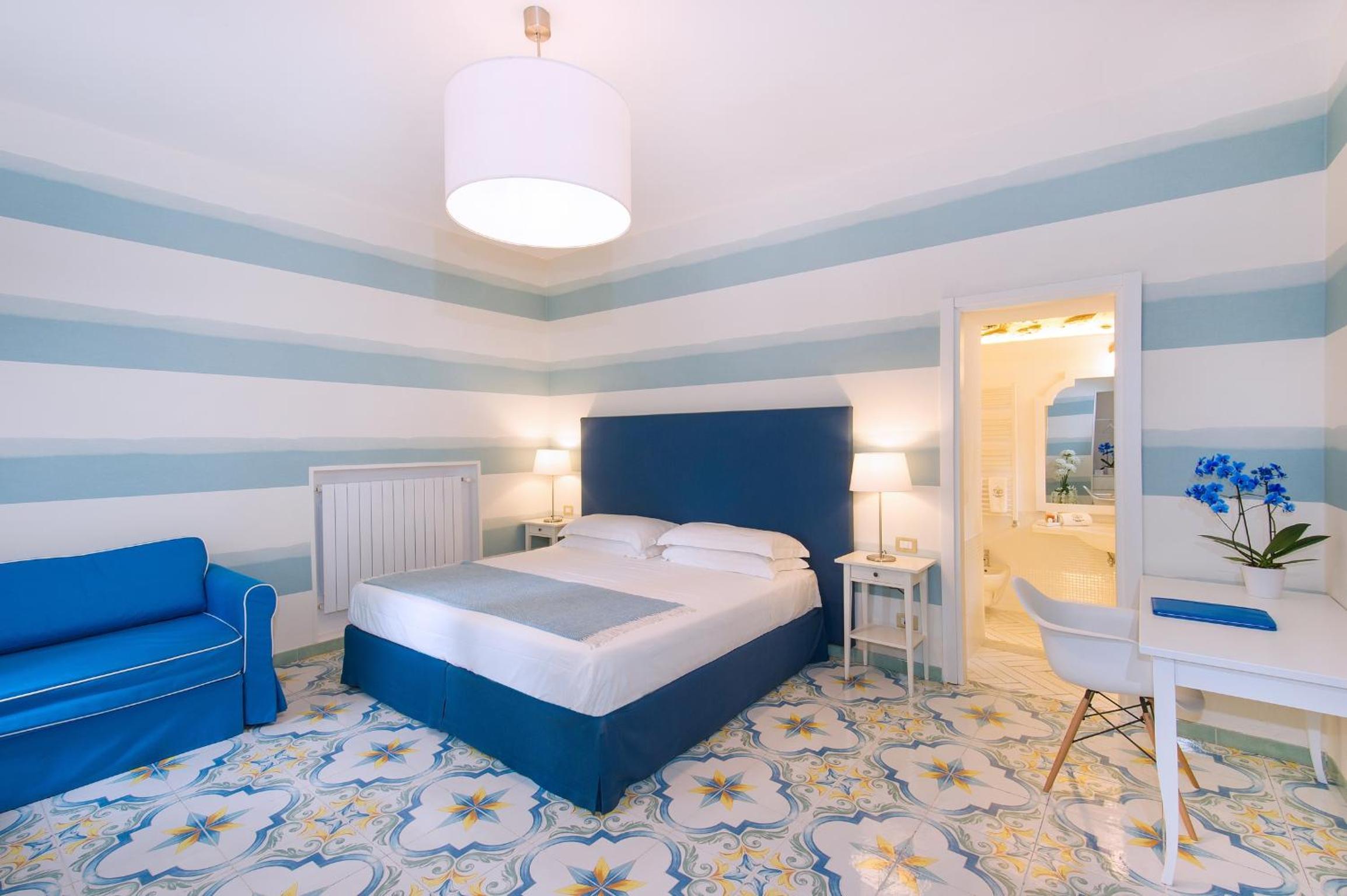 King Room with Spa Bath photo 2
