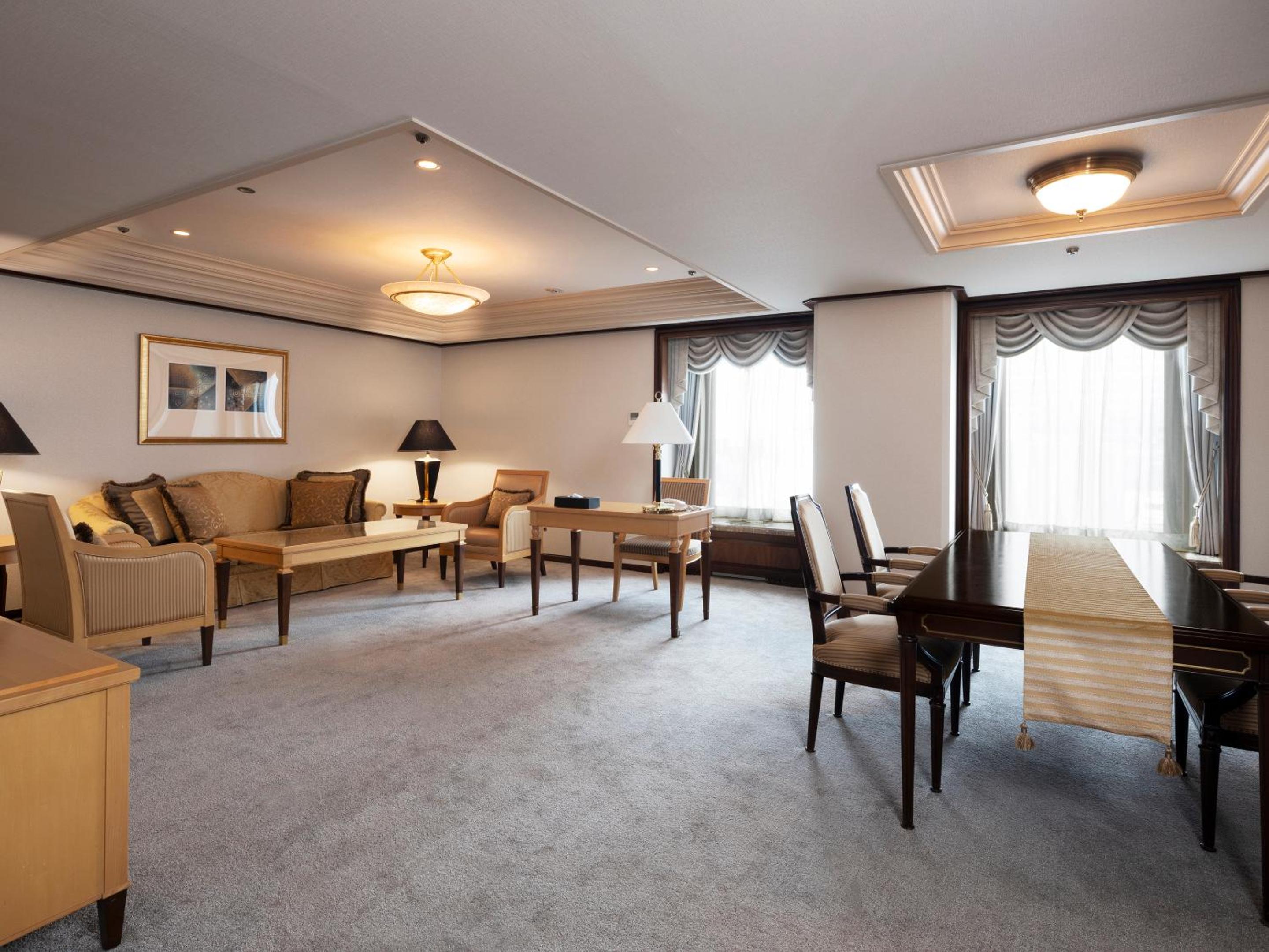 Suite - Executive Floor with Lounge Access - Photo 2