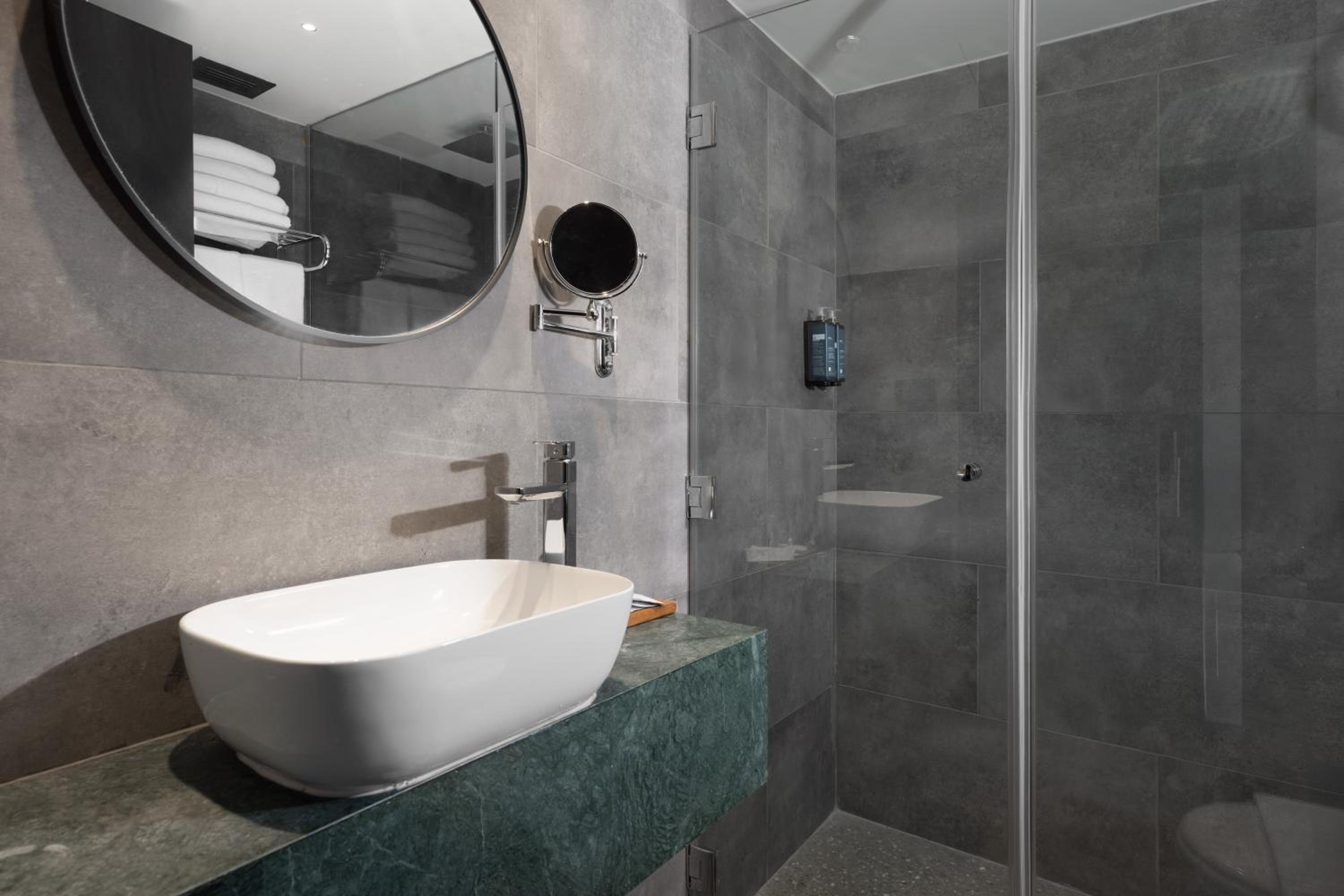 Comfort Premium Room with Hot Tub & Balcony photo 1