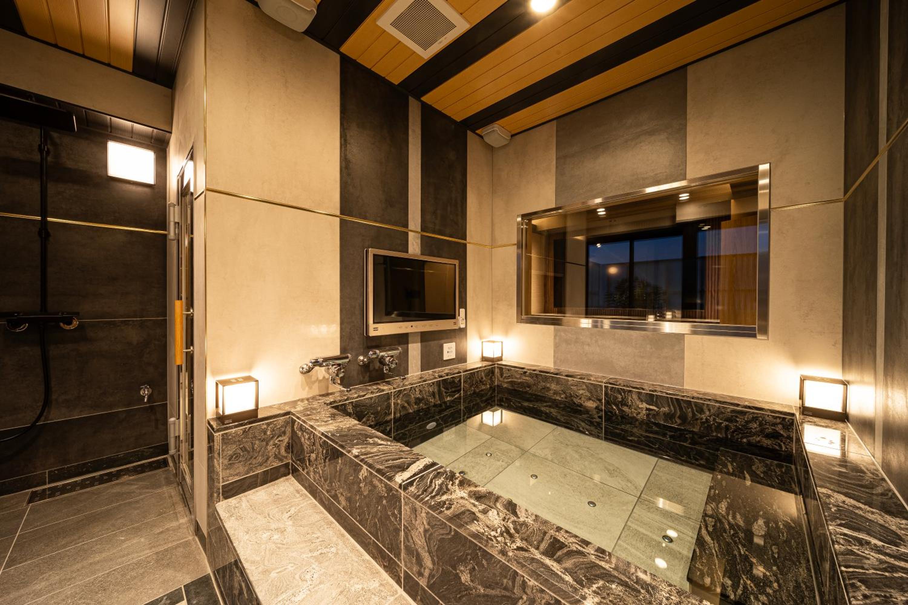 Suite photo 1
