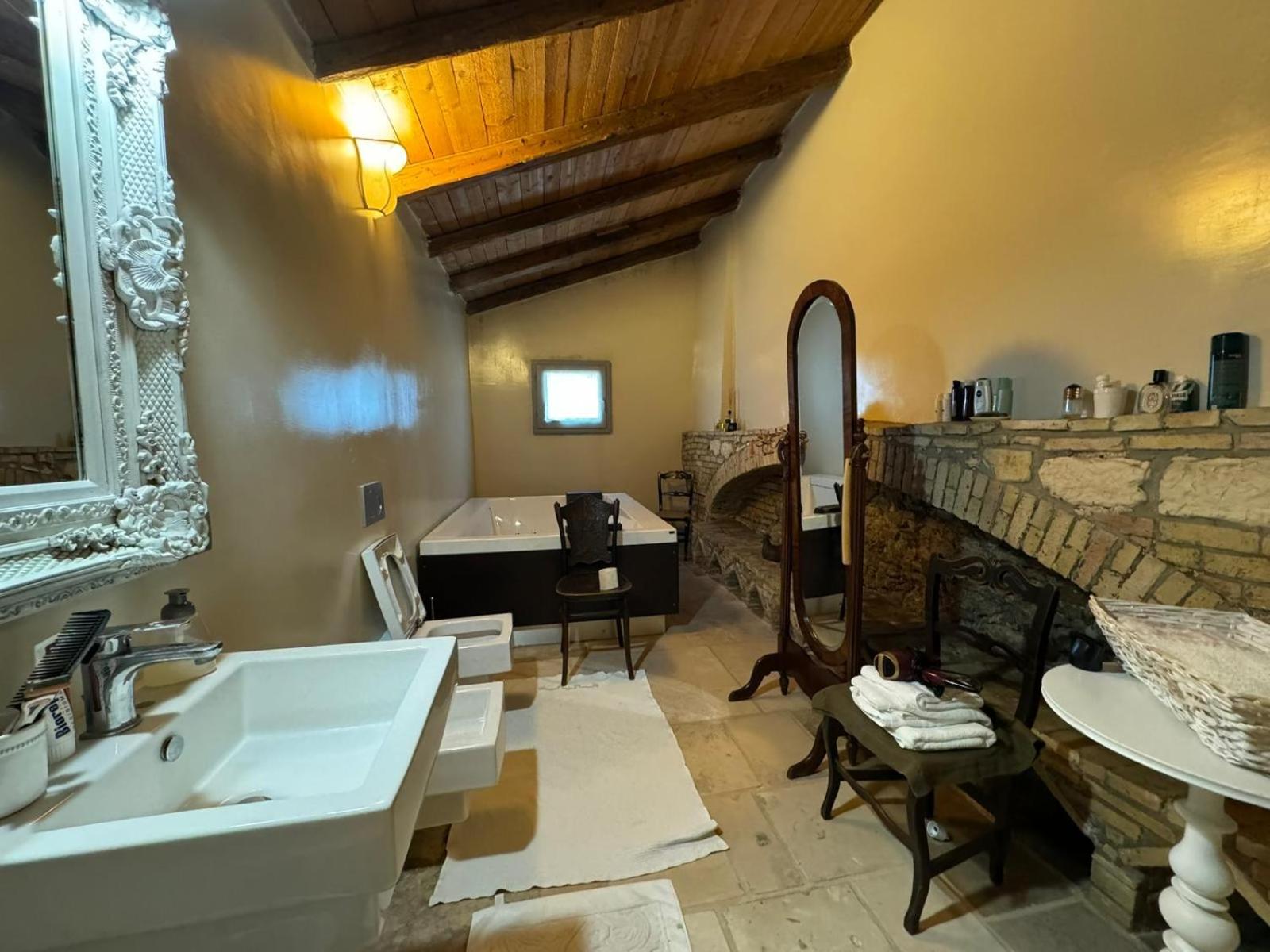 Suite with Hot Tub