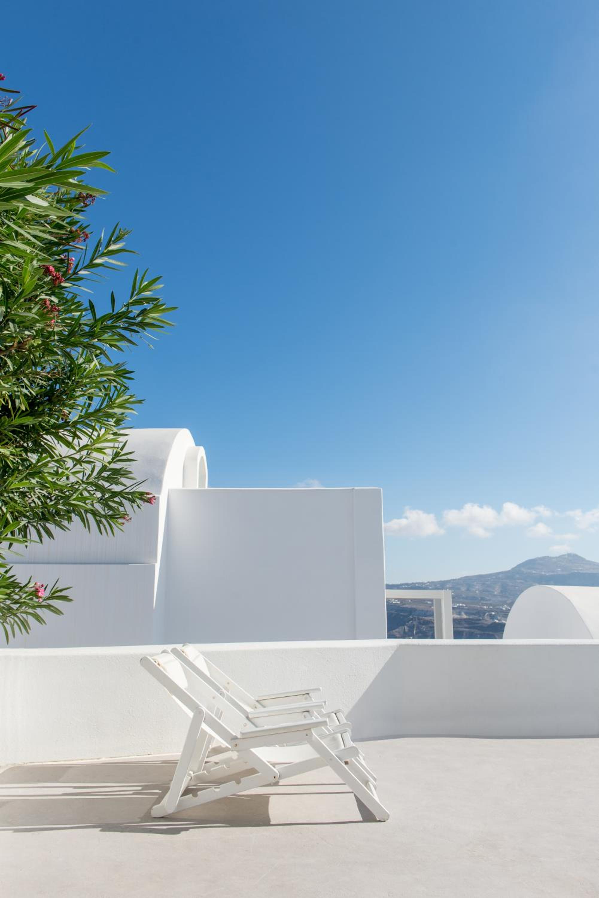 Double Bedroom Apartment with Partially Caldera View photo 3