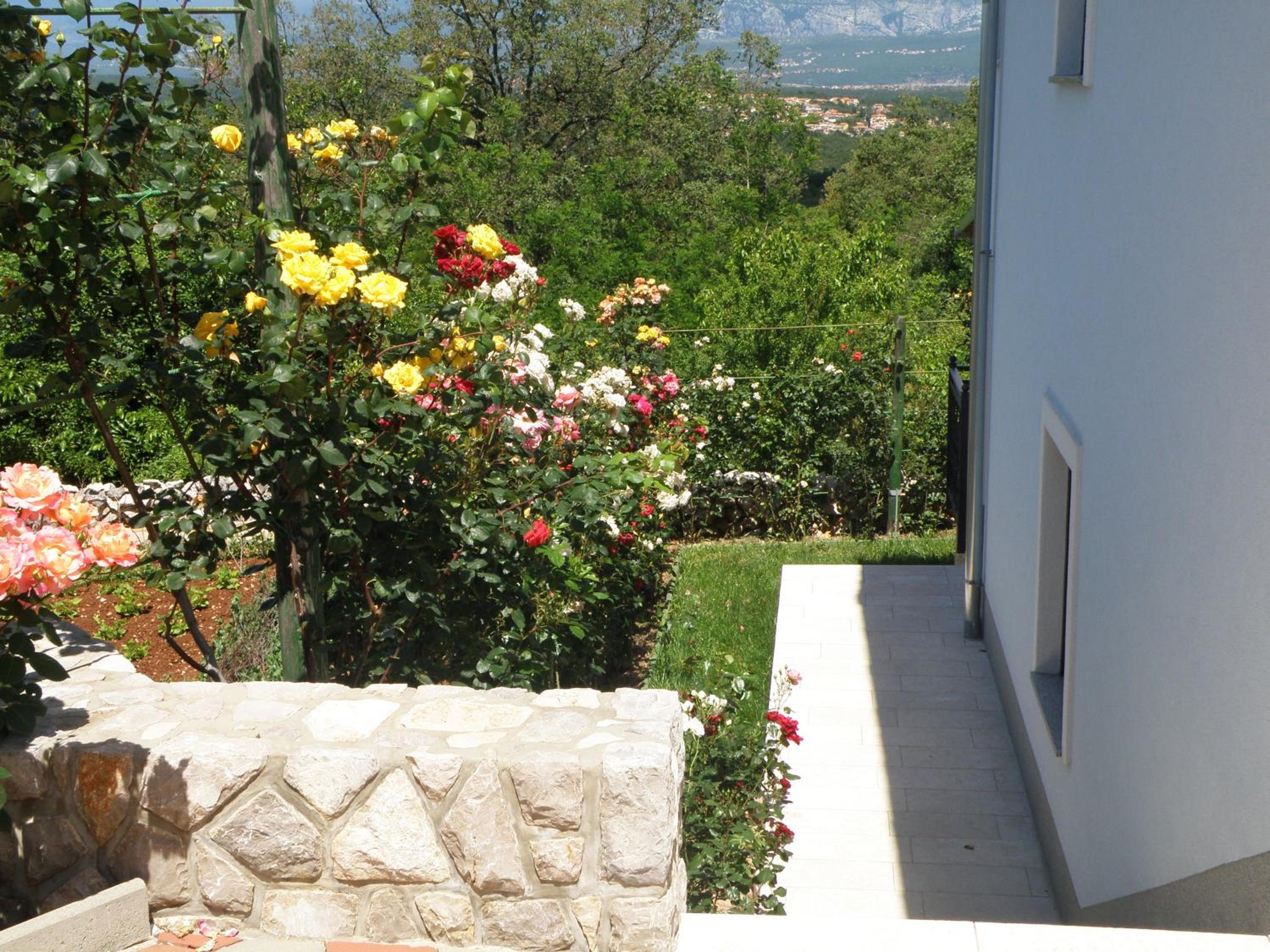 Two-Bedroom Apartment with Terrace and Sea View photo 3