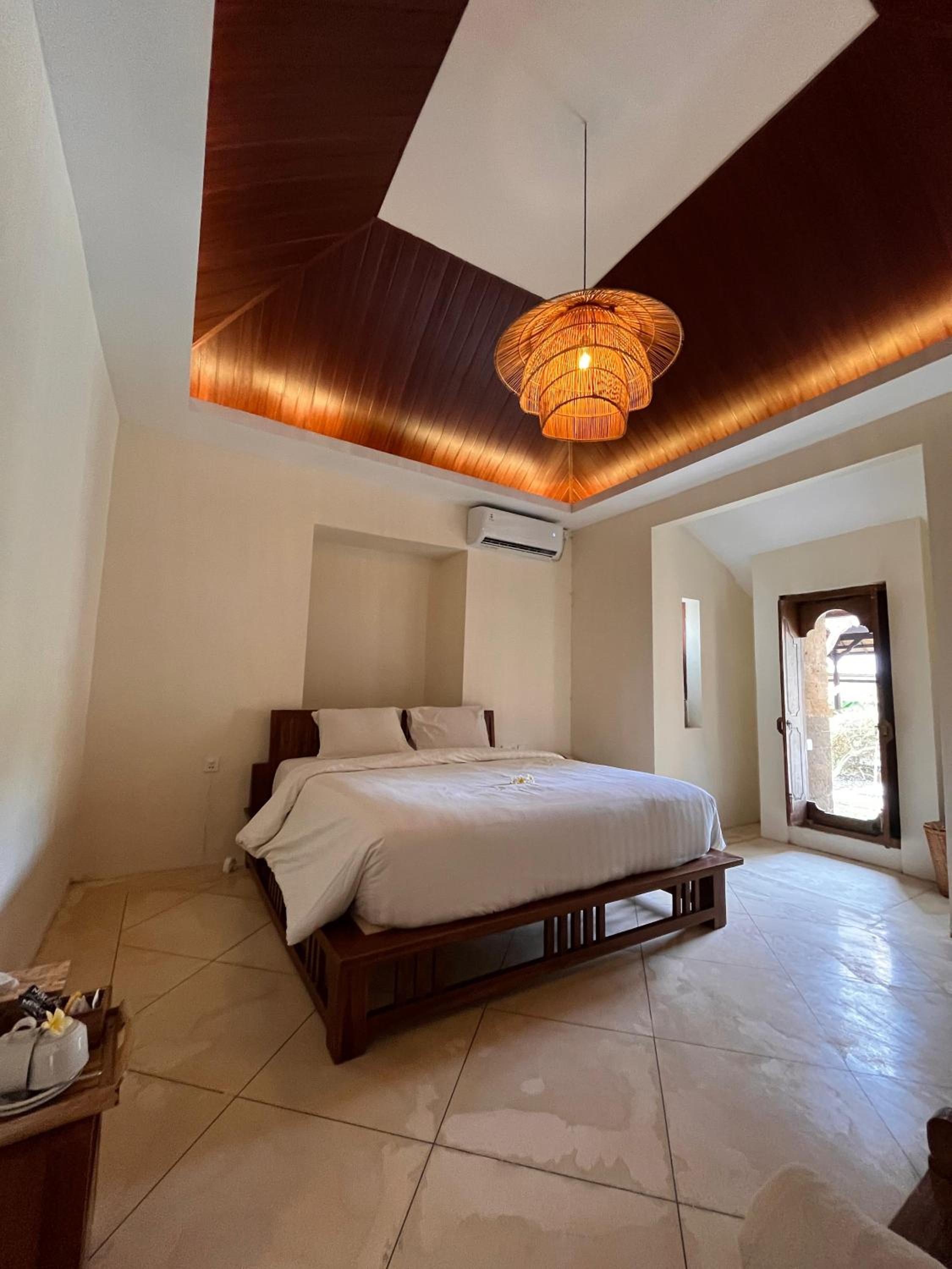 Four-Bedroom Villa with Private Pool - Photo 5