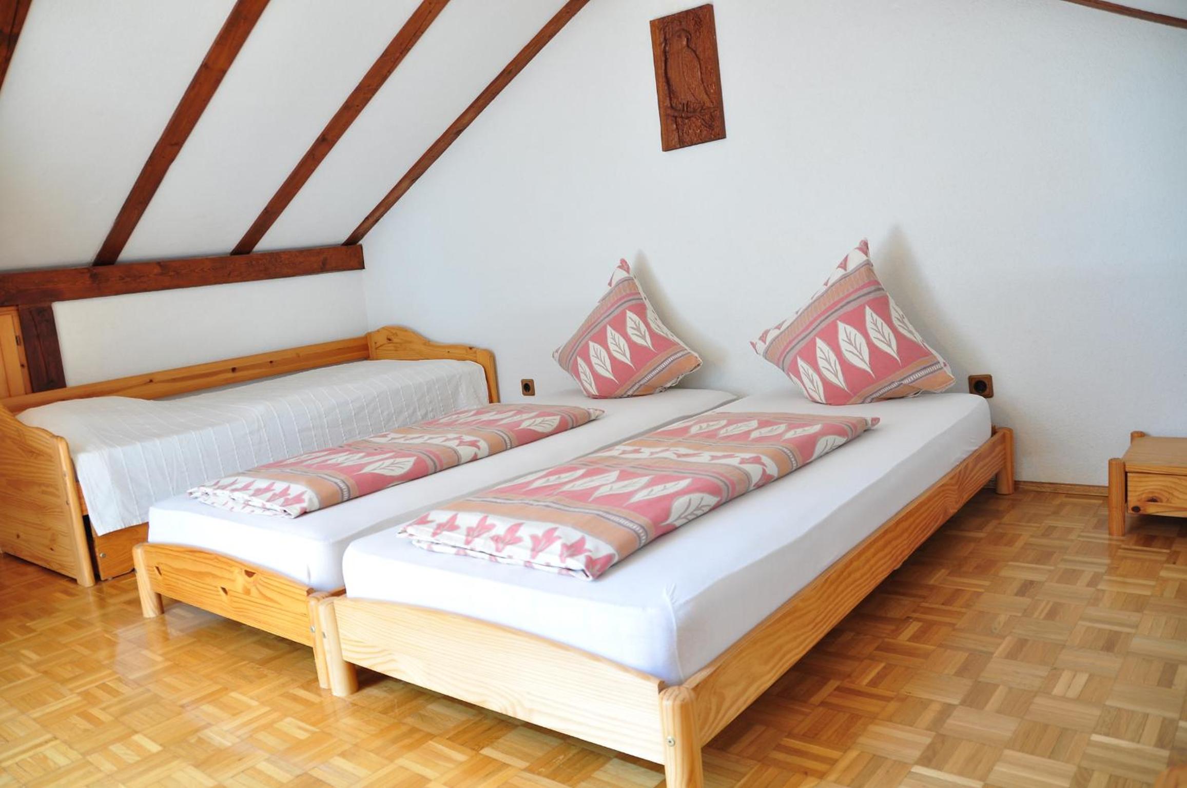 Two-Bedroom House - Photo 20
