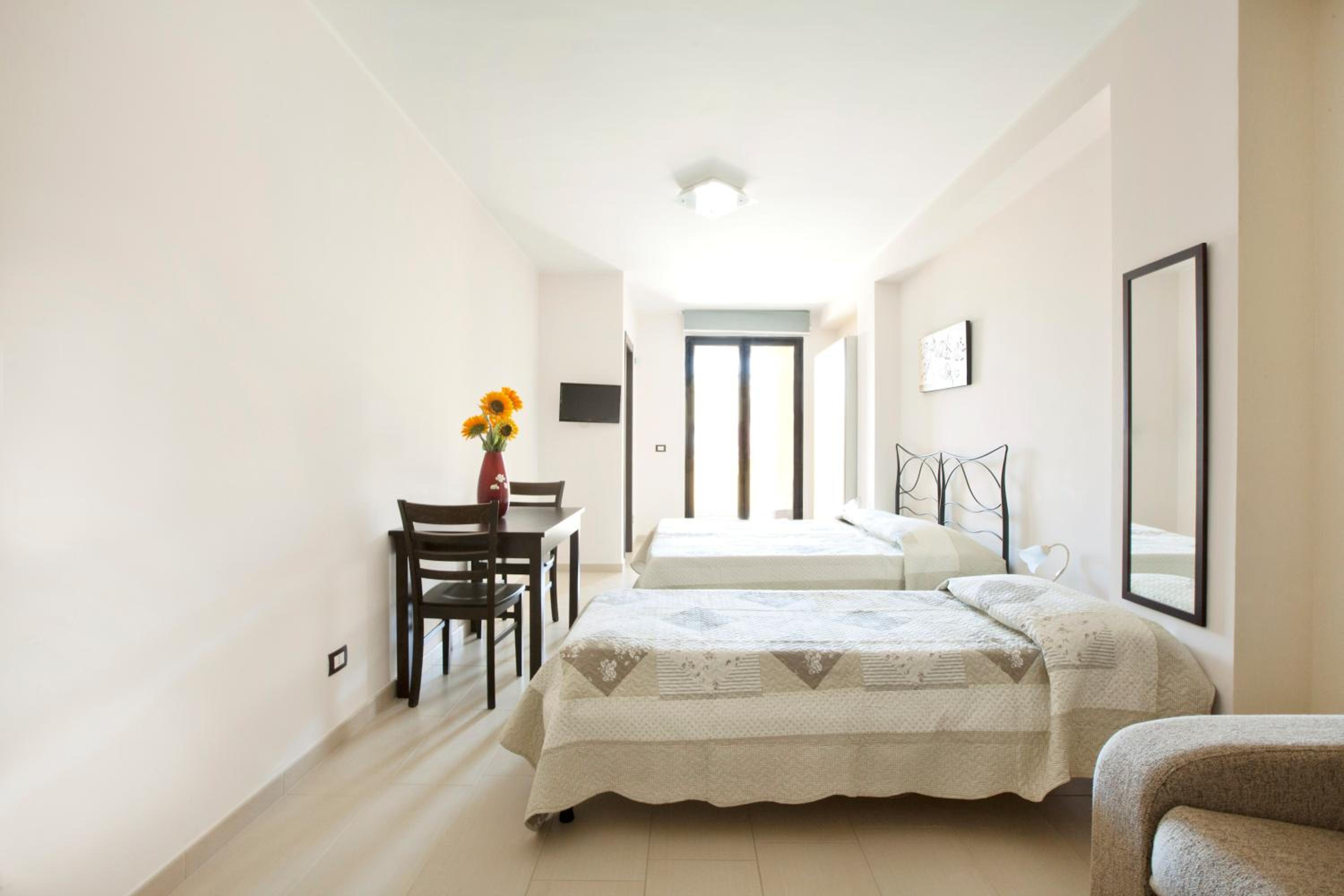 Studio Apartment photo 2