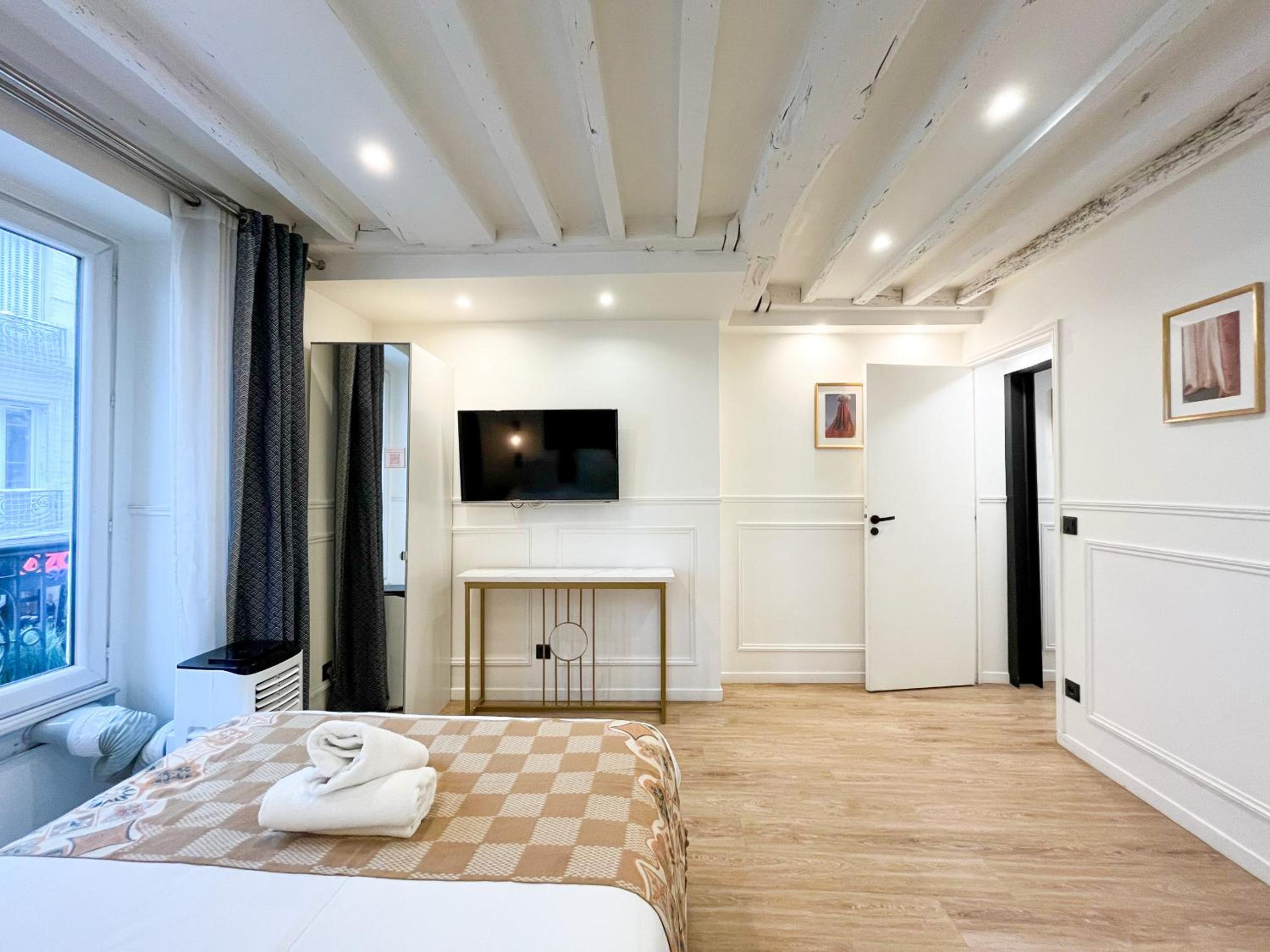 Apartment photo 2
