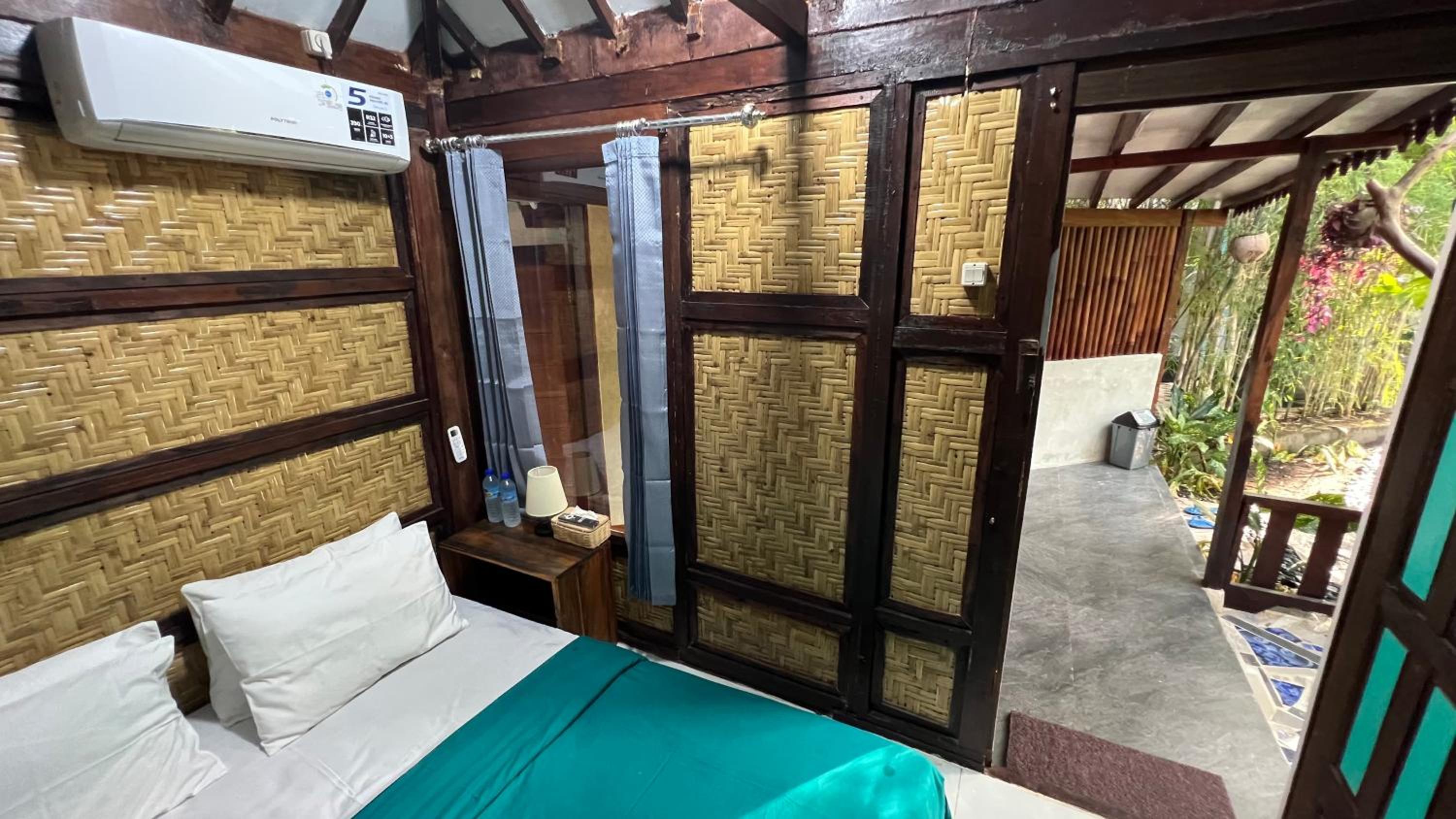 Economy Double Room - Photo 11