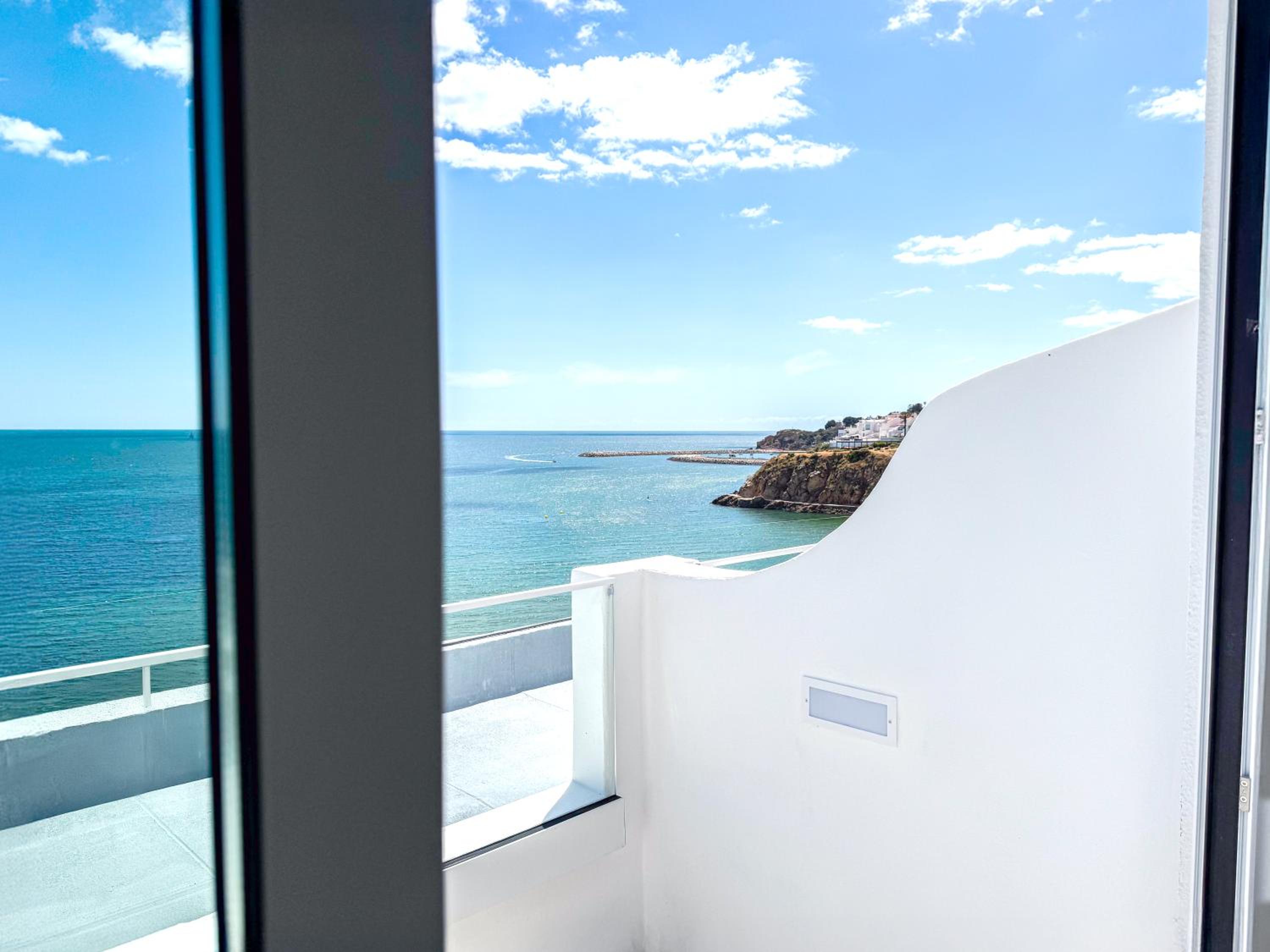 Junior Suite with Sea View (3 People) thumbnail 5