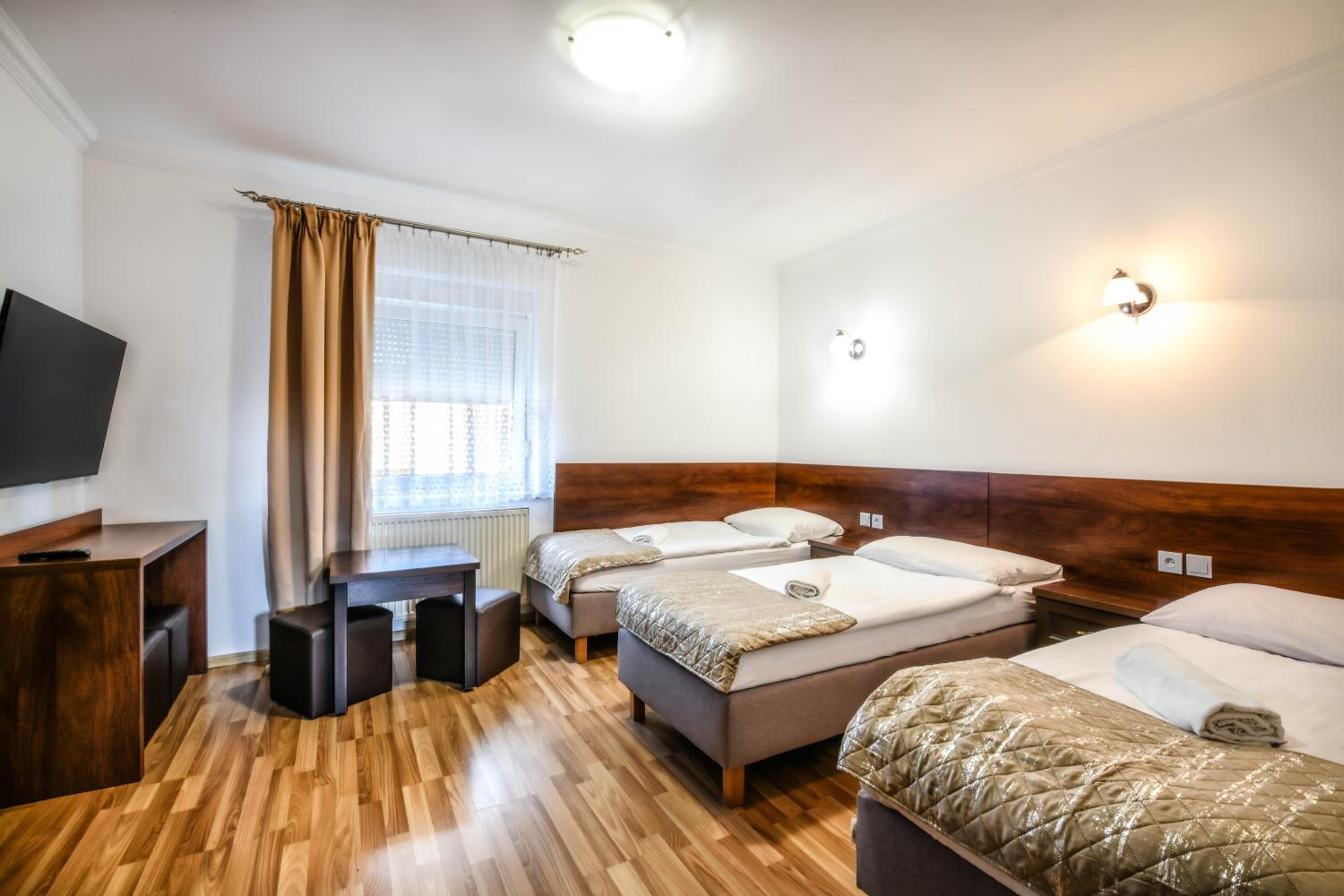 Triple Room with Bathroom photo 1