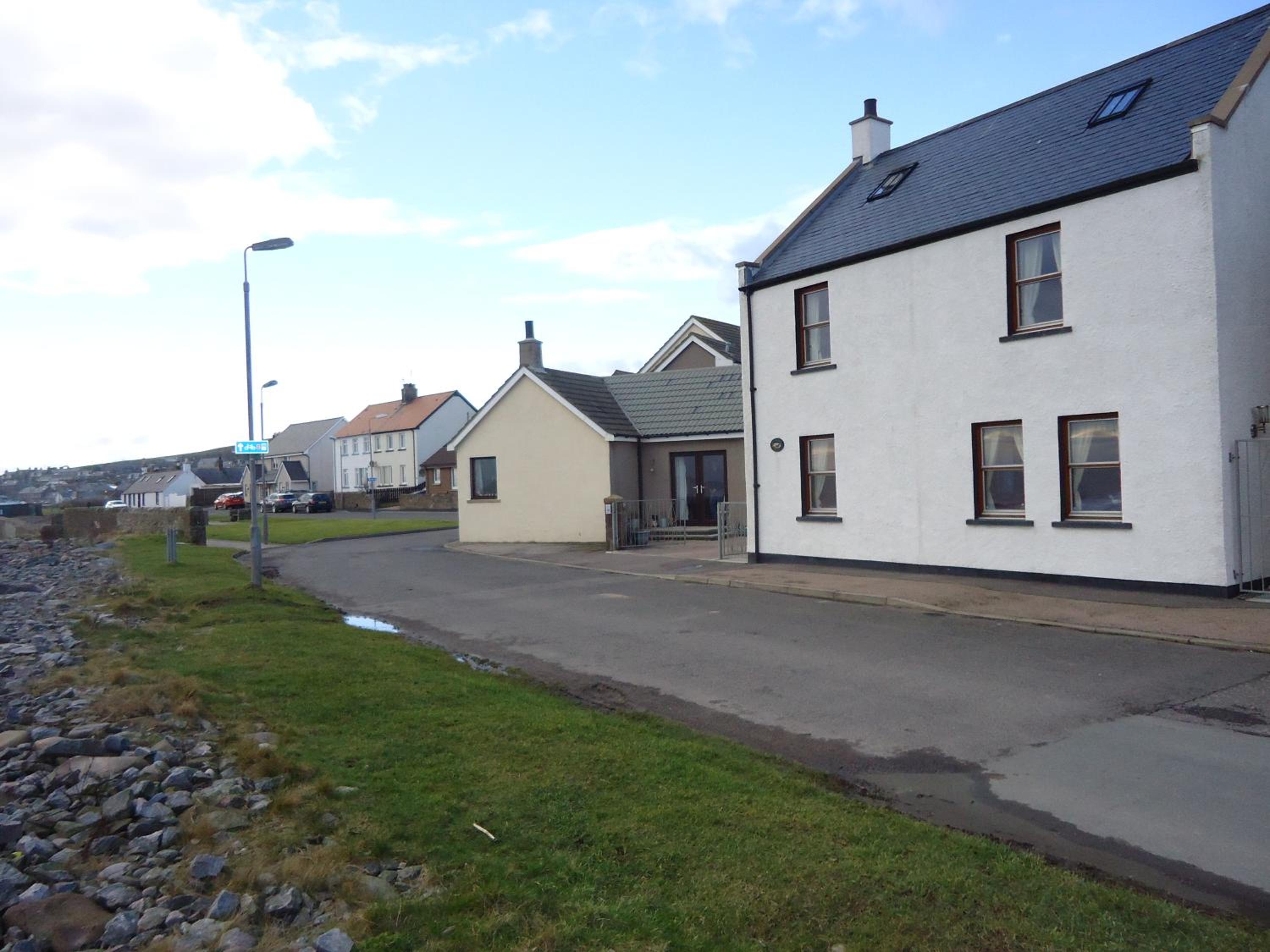 Three-Bedroom House photo 2
