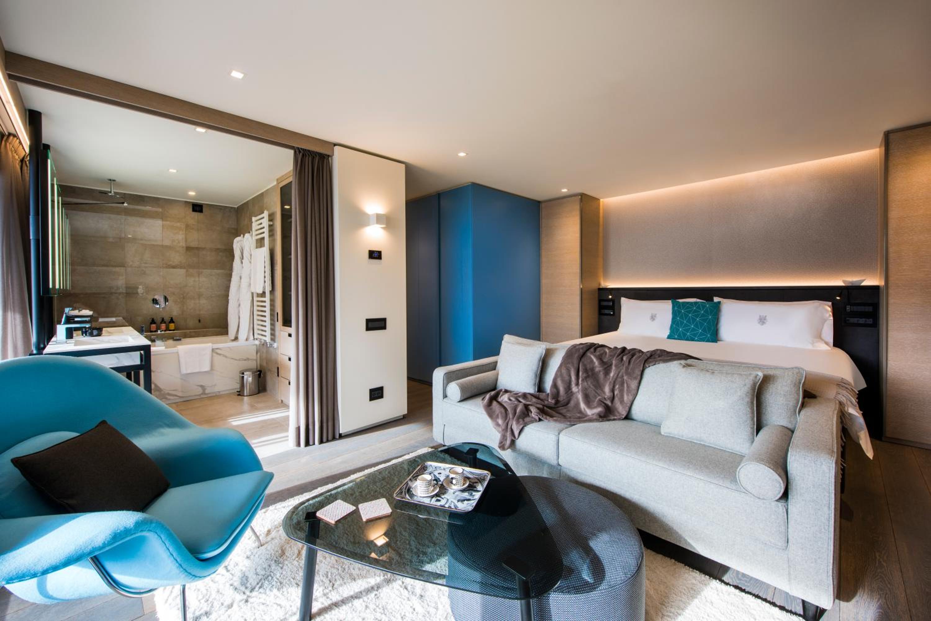 Junior Suite with Balcony photo 2