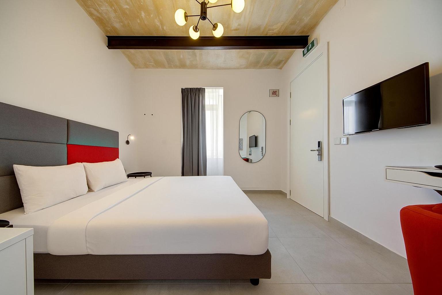 Double Room With Private Bathroom