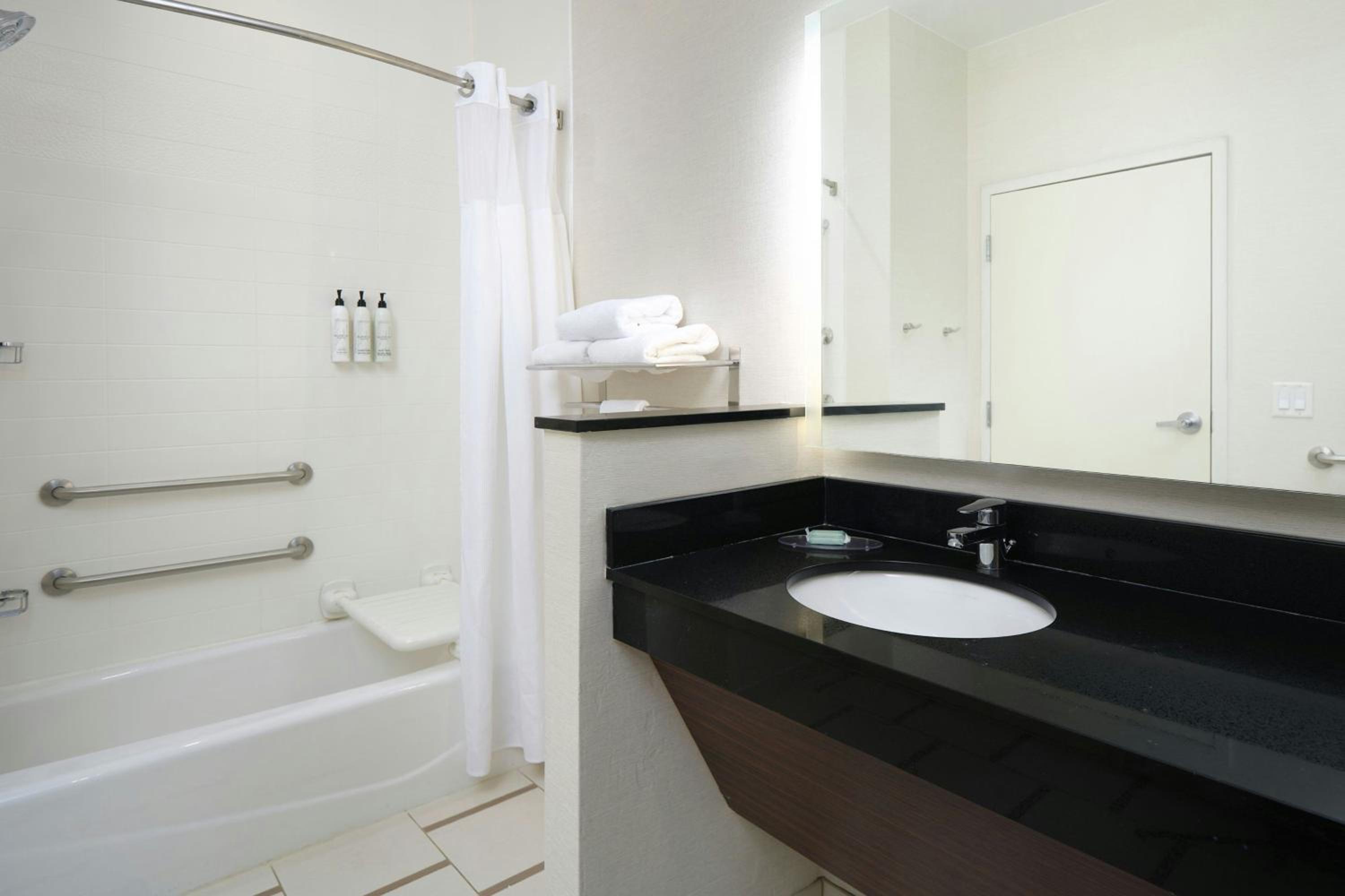 Queen Room with Sofa Bed and Roll-In Shower - Mobility/Hearing Accessible
