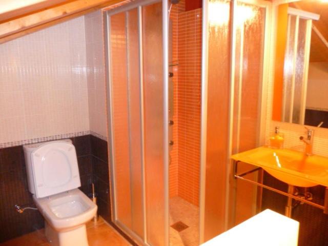 Three-Bedroom Townhouse - Photo 8